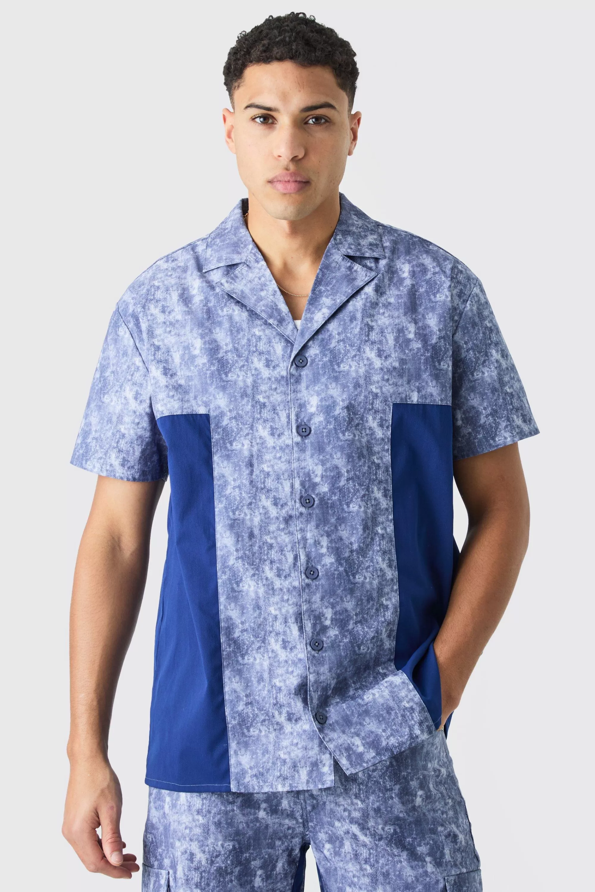 boohooMAN Camo Twill Short Sleeve Gusset Detail Shirt Set | UK
