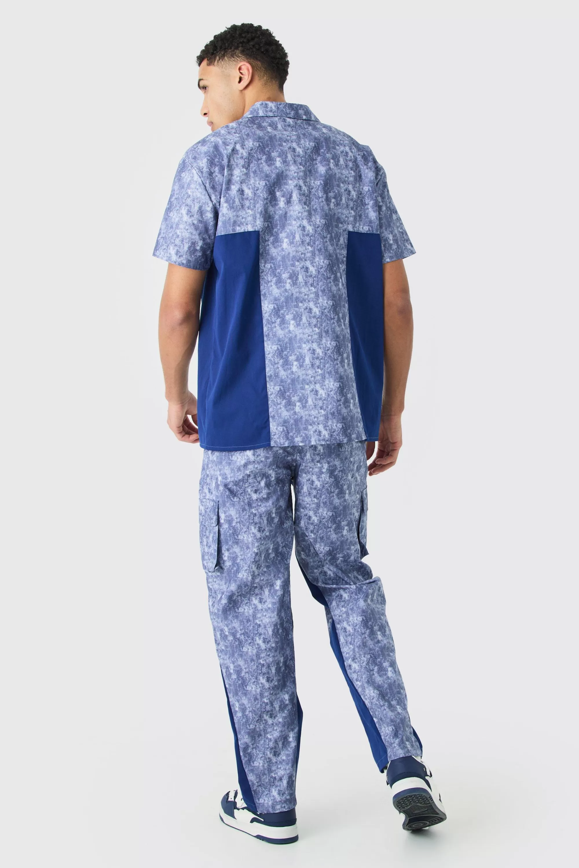 boohooMAN Camo Twill Short Sleeve Gusset Detail Shirt Set | UK