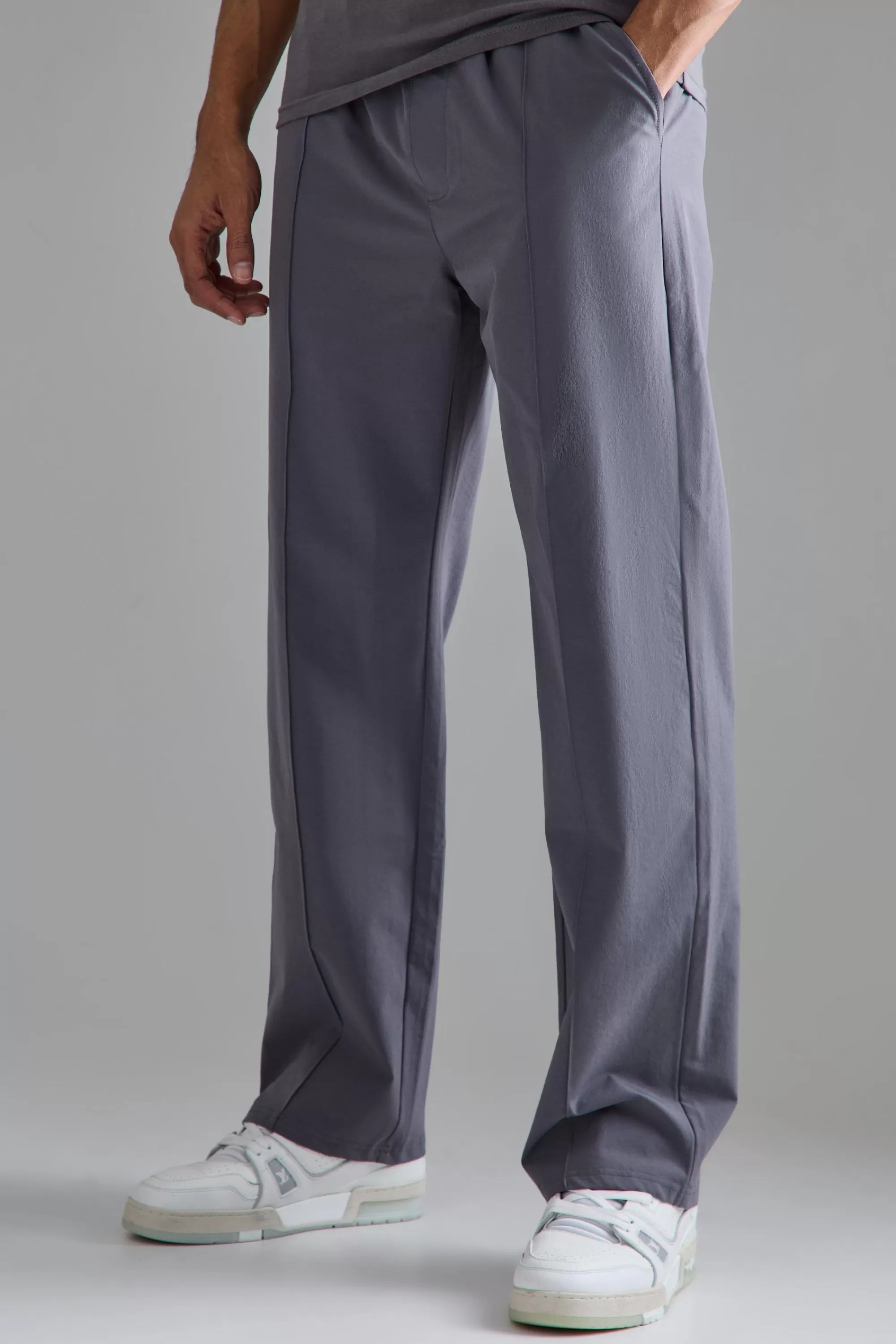 boohooMAN Elasticated Technical Stretch Relaxed Pintuck Trouser | UK