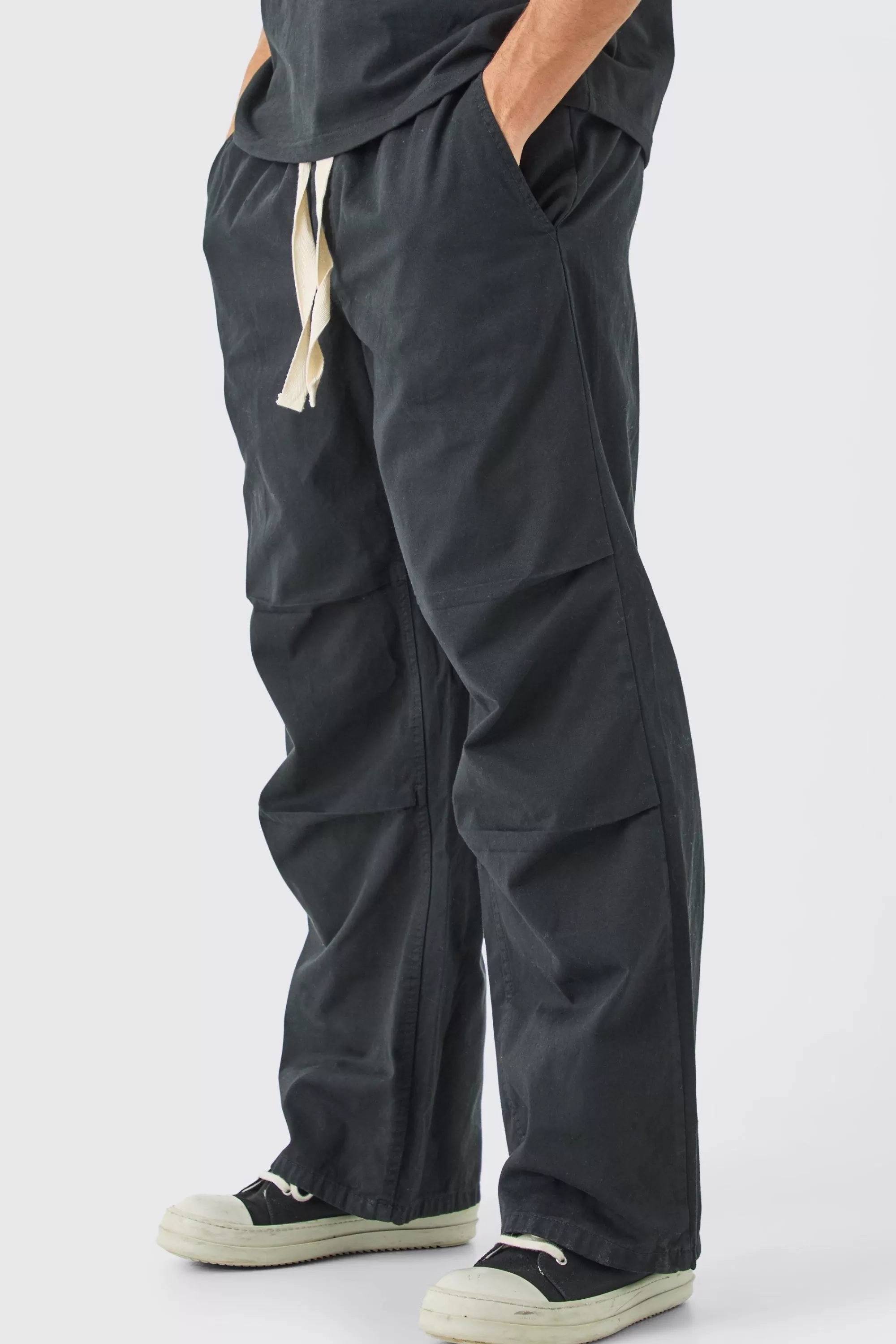 boohooMAN Elasticated Waist Contrast Drawcord Baggy Trouser | UK