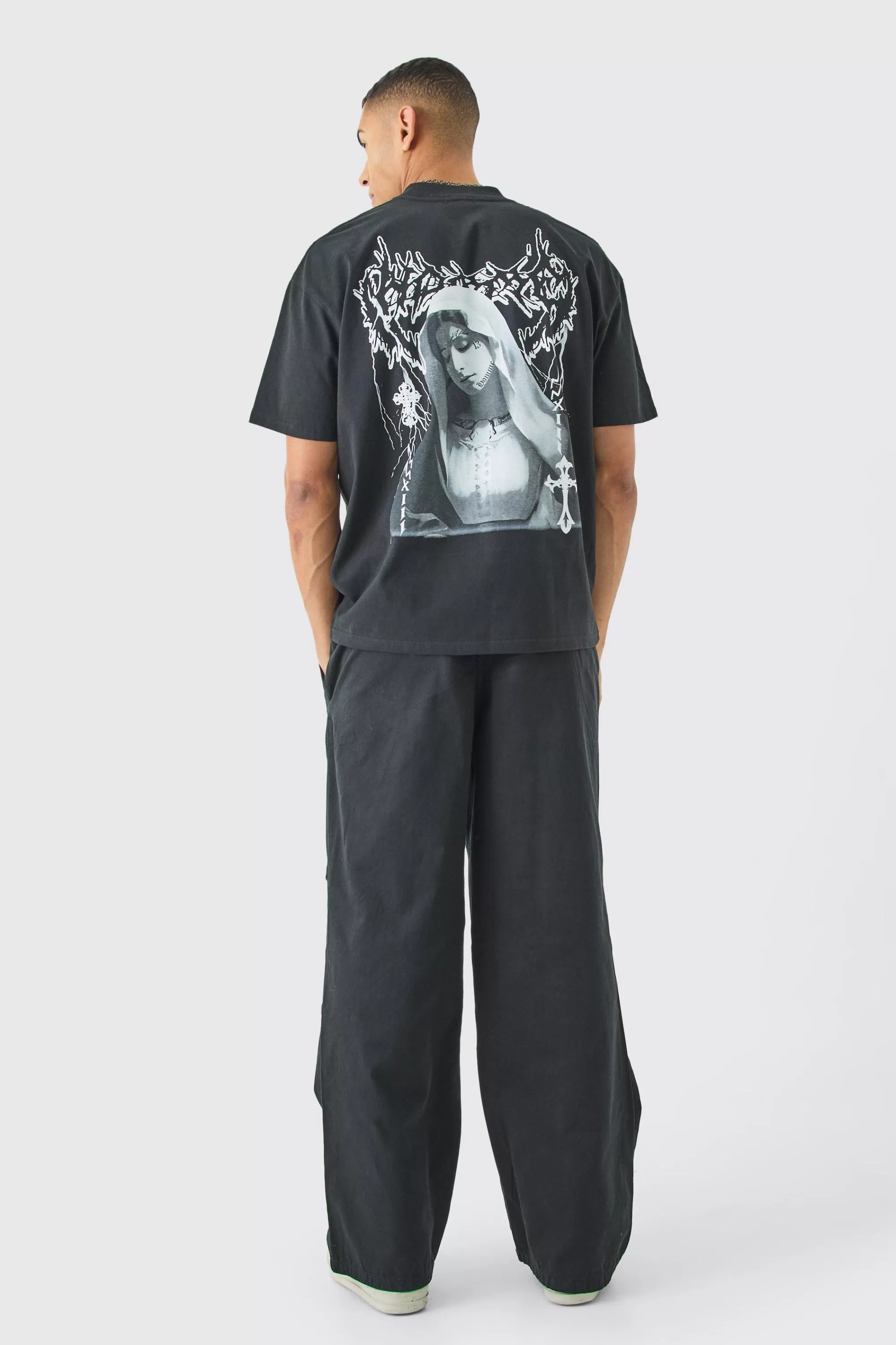 boohooMAN Elasticated Waist Contrast Drawcord Baggy Trouser | UK