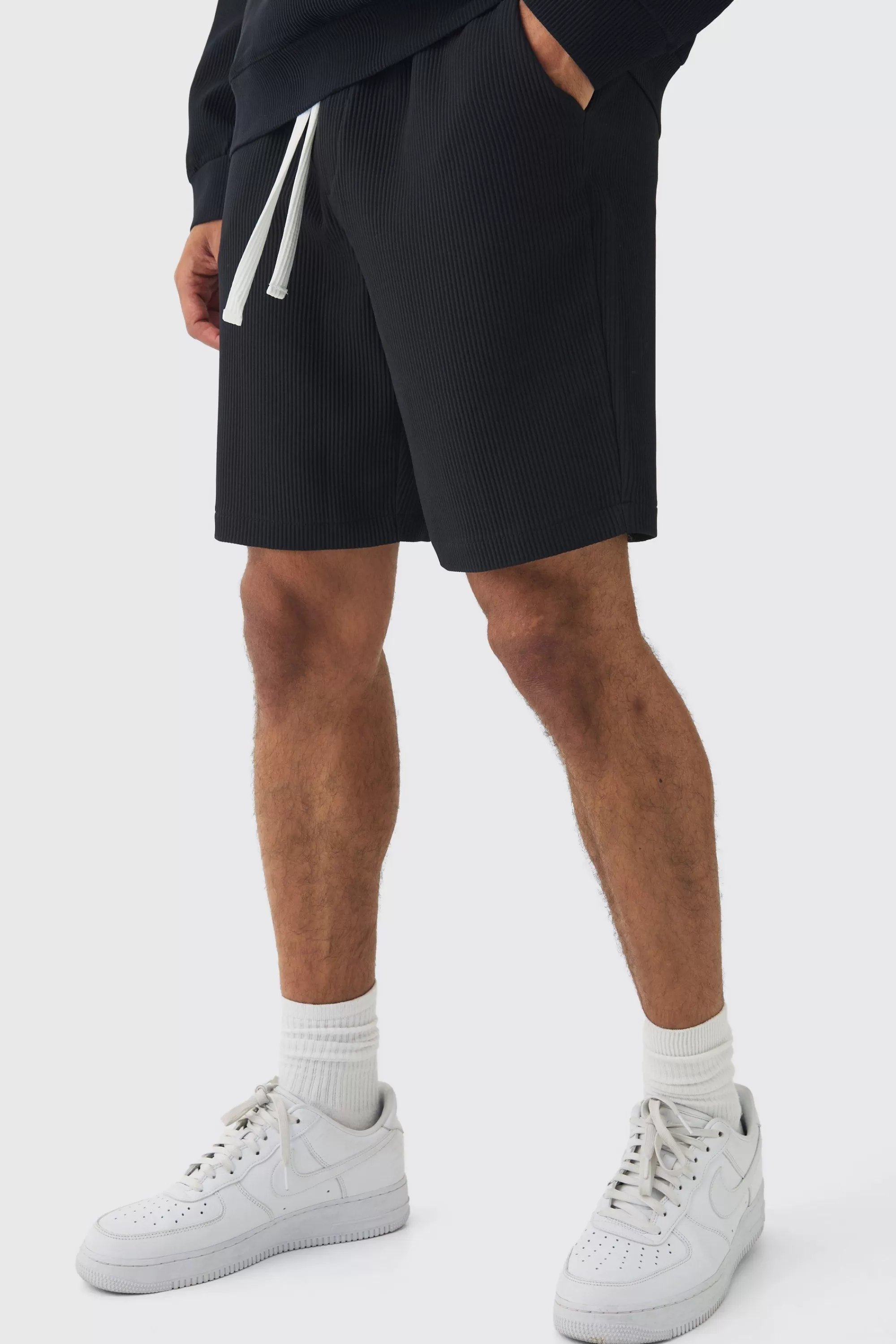 boohooMAN Elasticated Waist Contrast Drawcord Pleated Short | UK