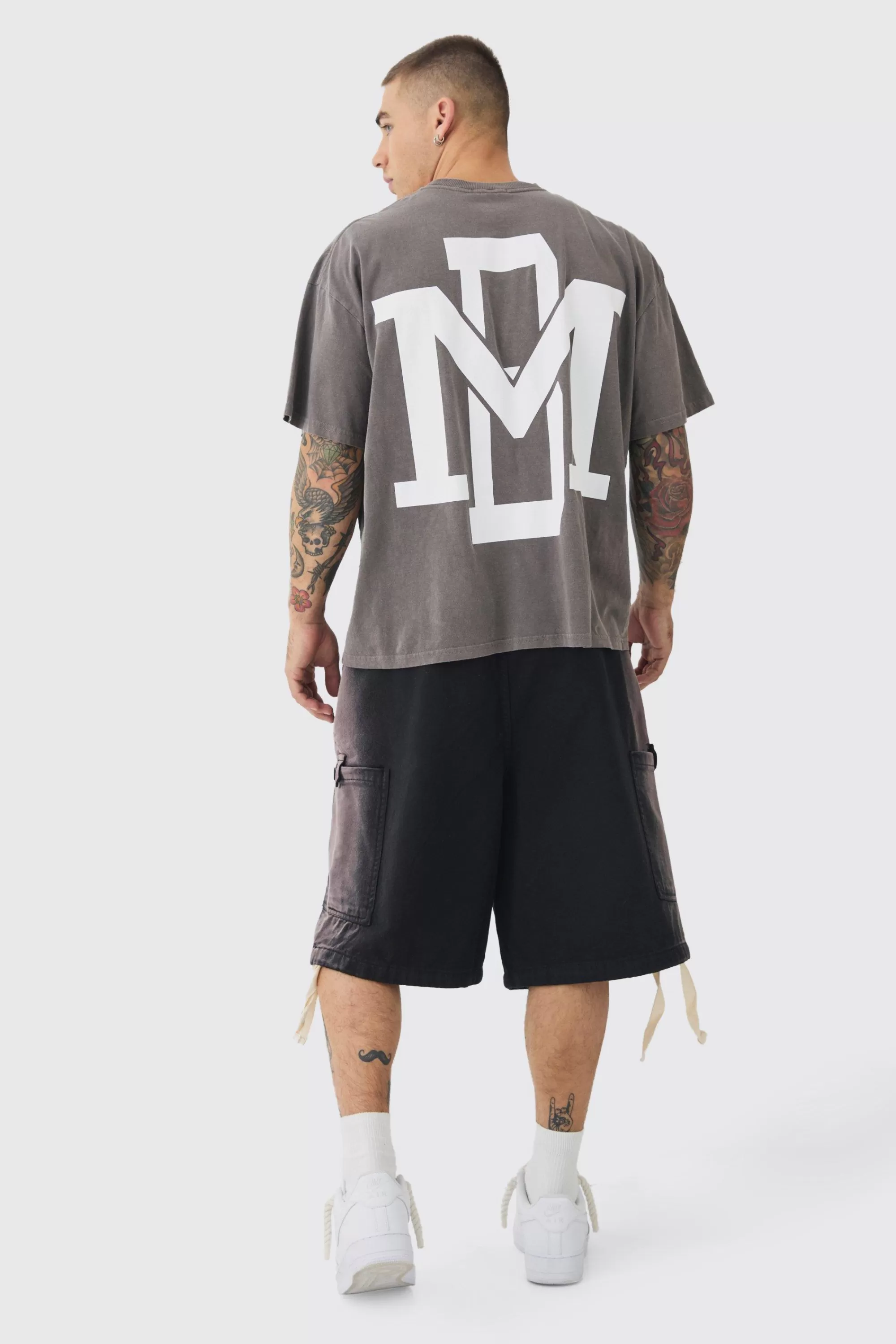 boohooMAN Elasticated Waist Contrast Drawcord Washed Parachute Short | UK