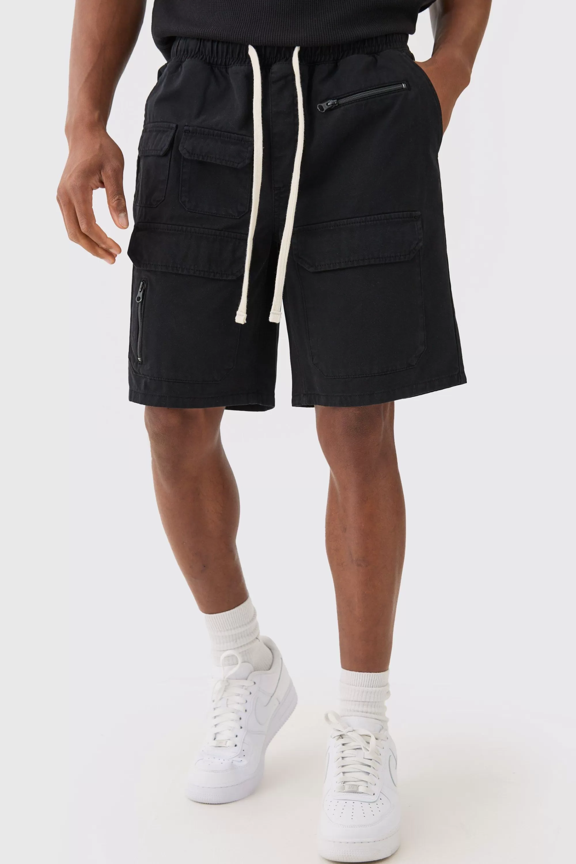 boohooMAN Elasticated Waist Relaxed Contrast Drawcord Shorts | UK