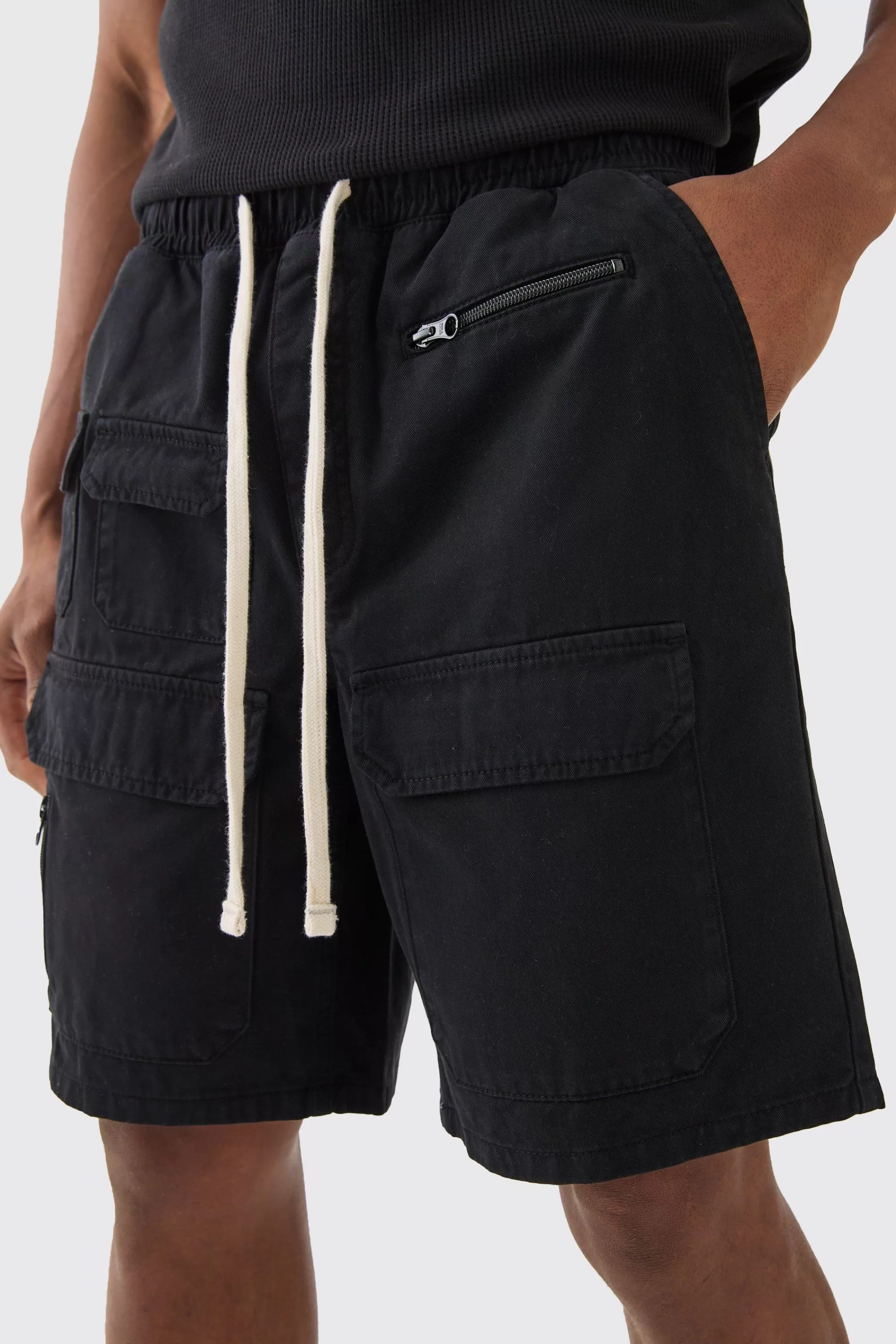 boohooMAN Elasticated Waist Relaxed Contrast Drawcord Shorts | UK