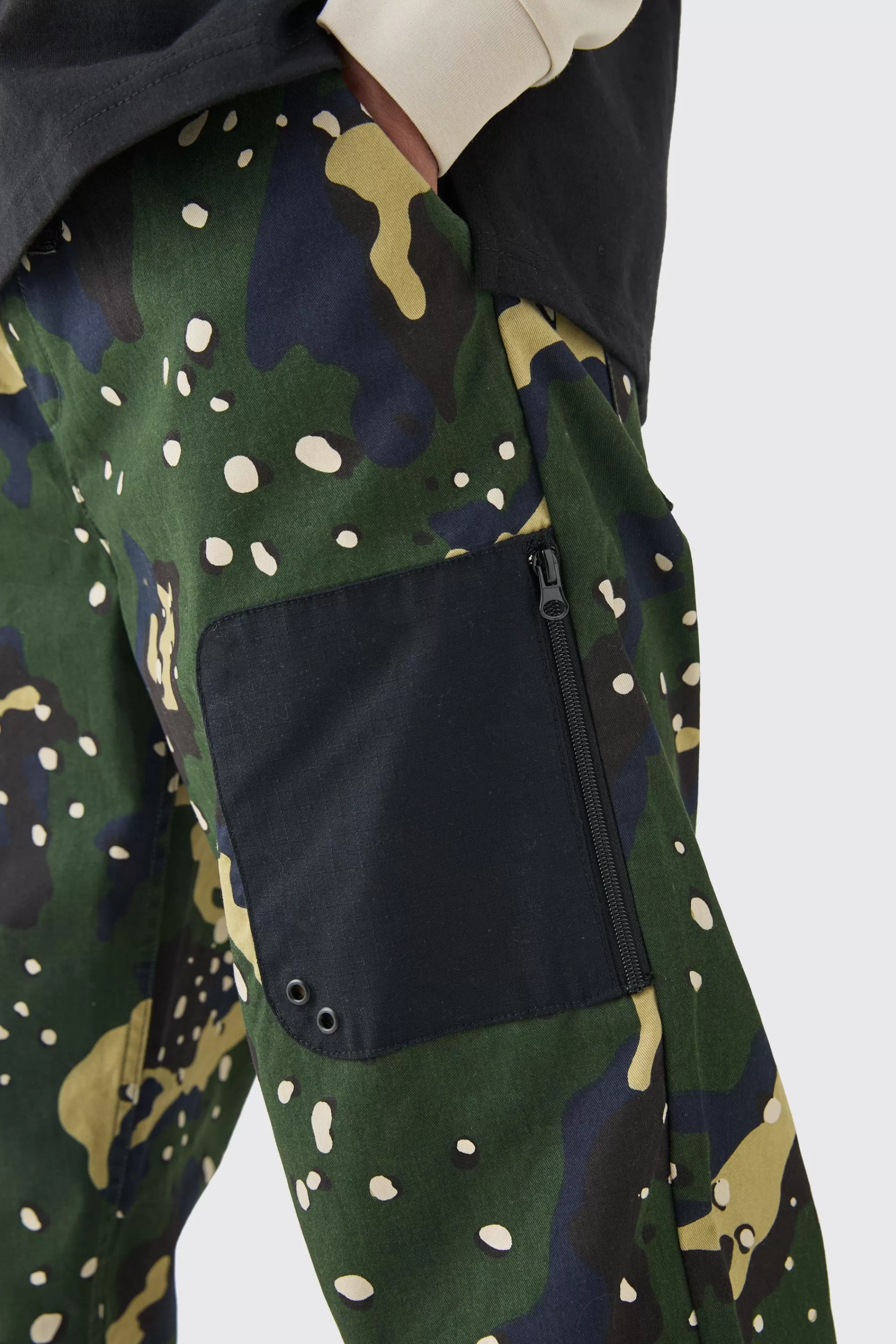 boohooMAN Elasticated Waist Relaxed Fit Belted Twill Camo Trouser | UK