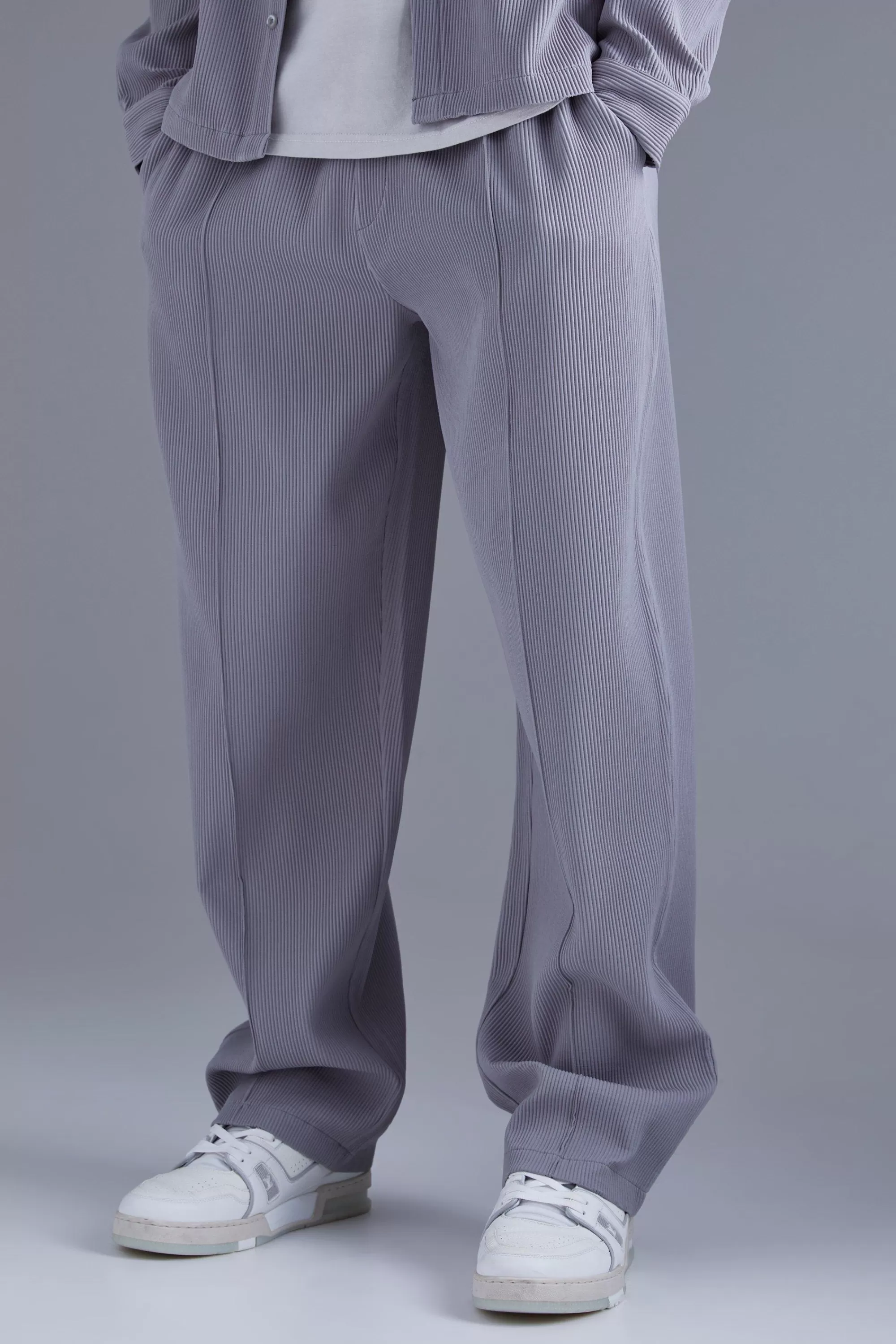 boohooMAN Elasticated Waist Relaxed Fit Pleated Trouser | UK