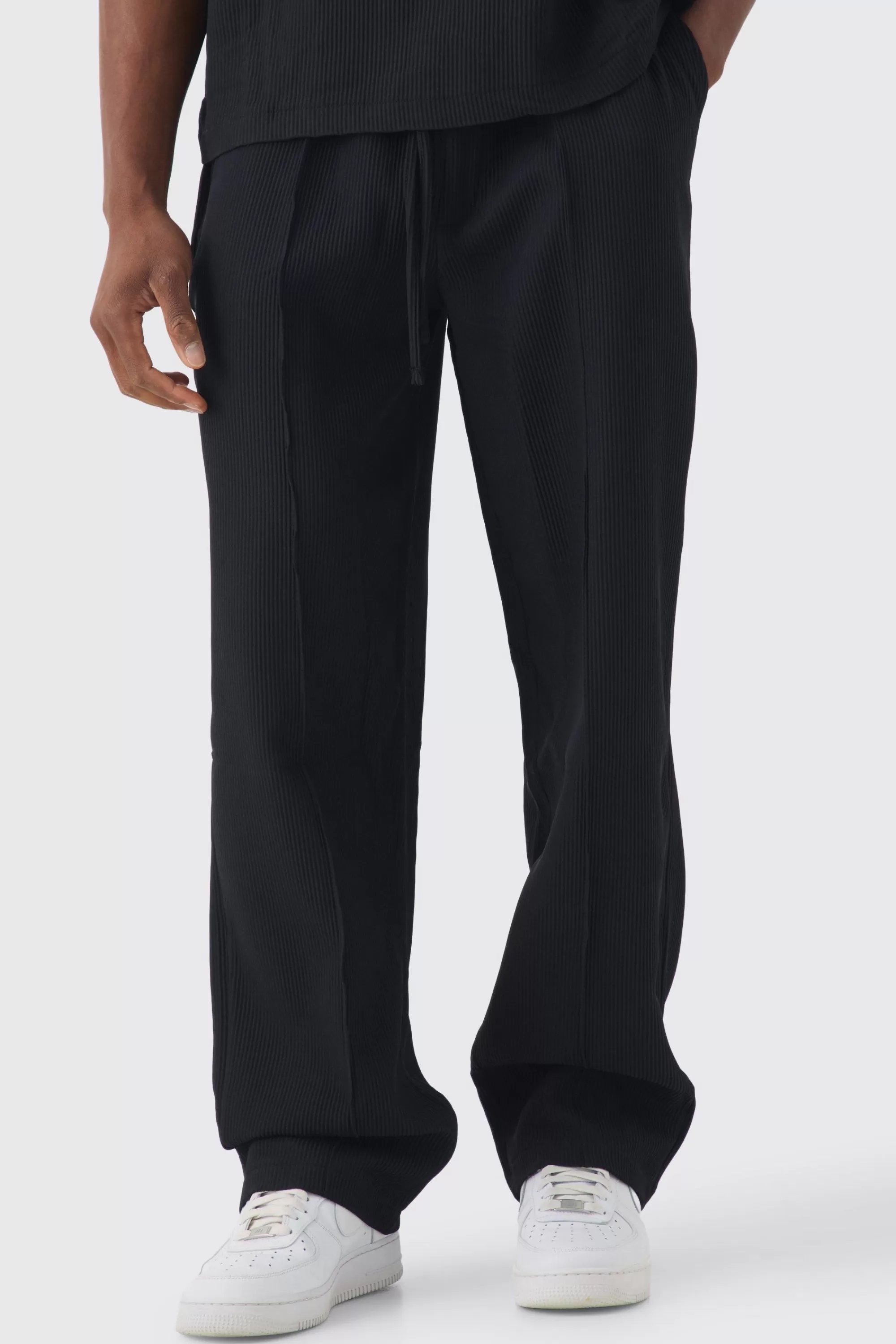 boohooMAN Elasticated Waist Relaxed Fit Pleated Trouser | UK