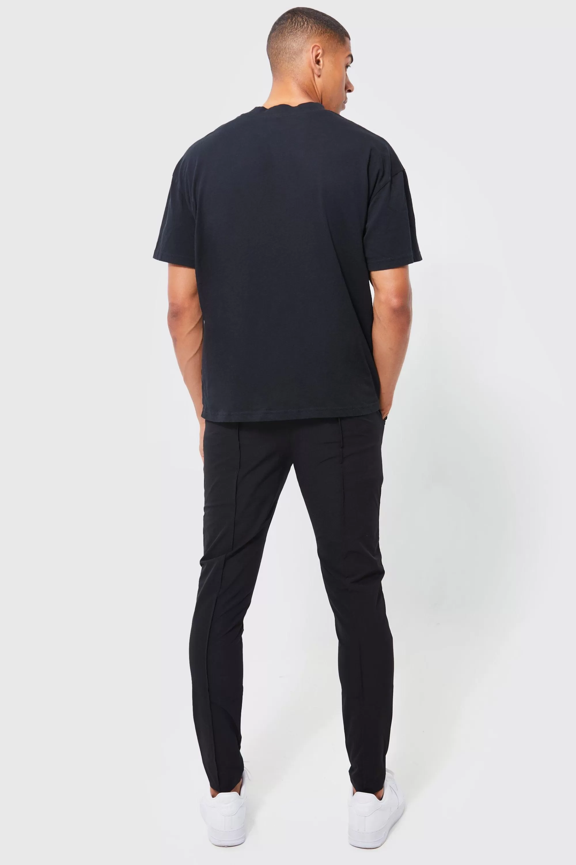 boohooMAN Elasticated Waist Skinny Stretch Golf Trousers | UK