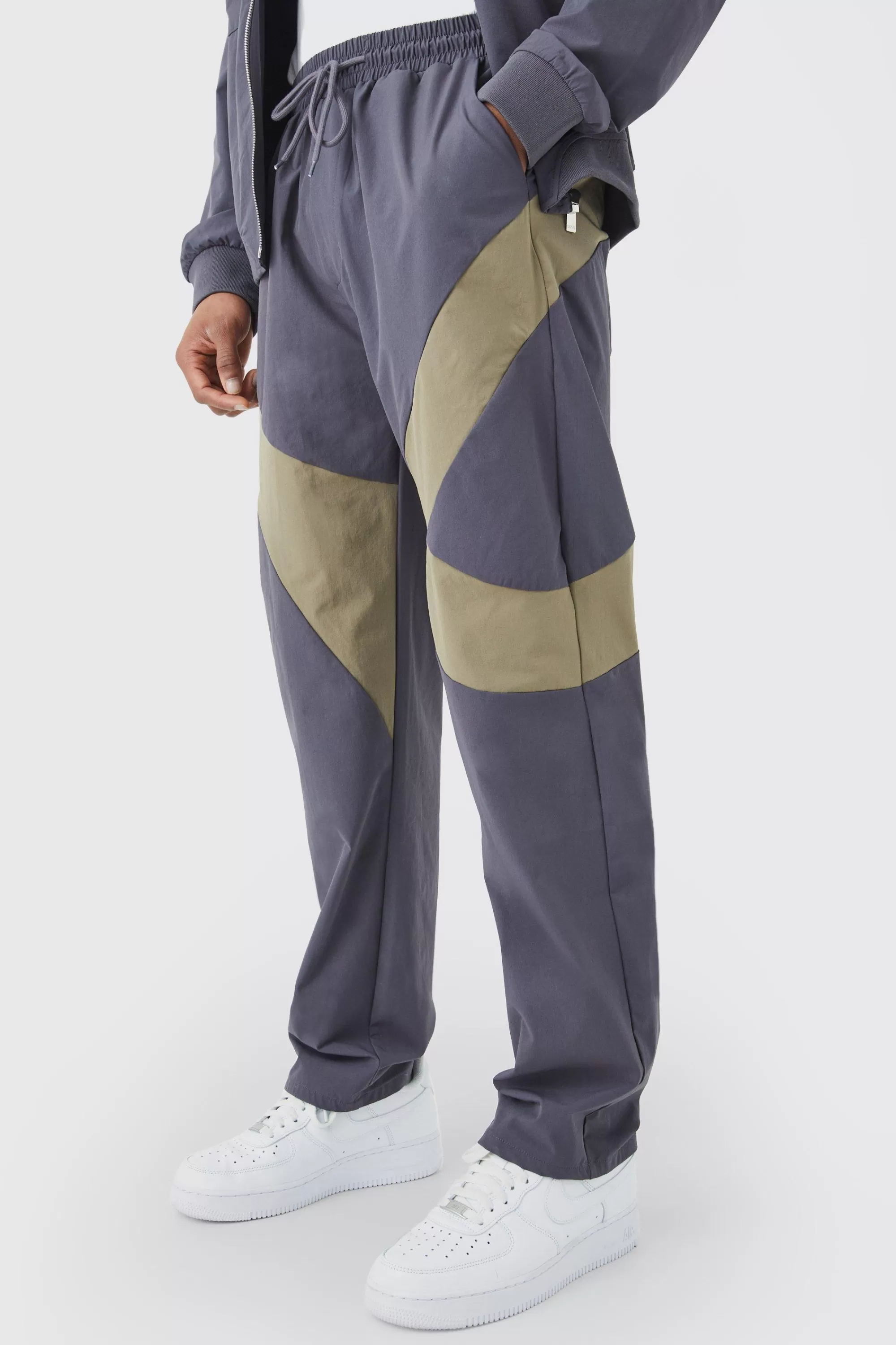 boohooMAN Elasticated Waist Straight Technical Stretch Panel Trouser | UK