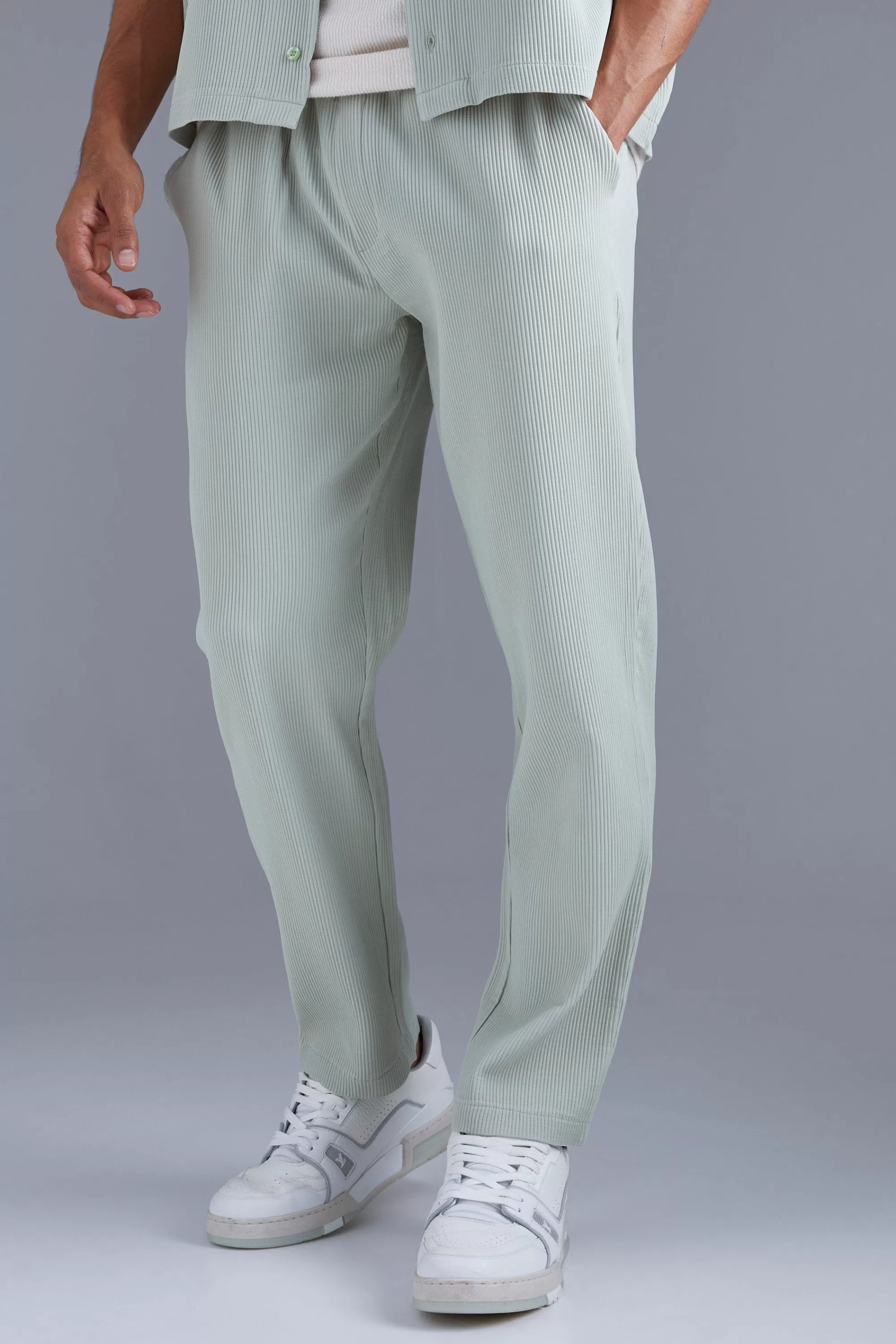 boohooMAN Elasticated Waist Tapered Fit Pleated Trouser | UK