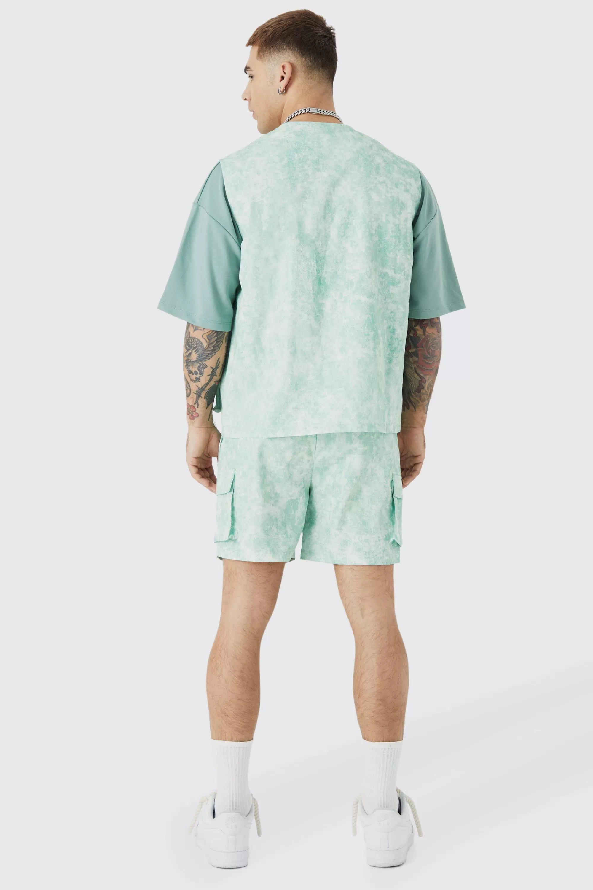 boohooMAN Elasticated Waistband Cargo Short | UK
