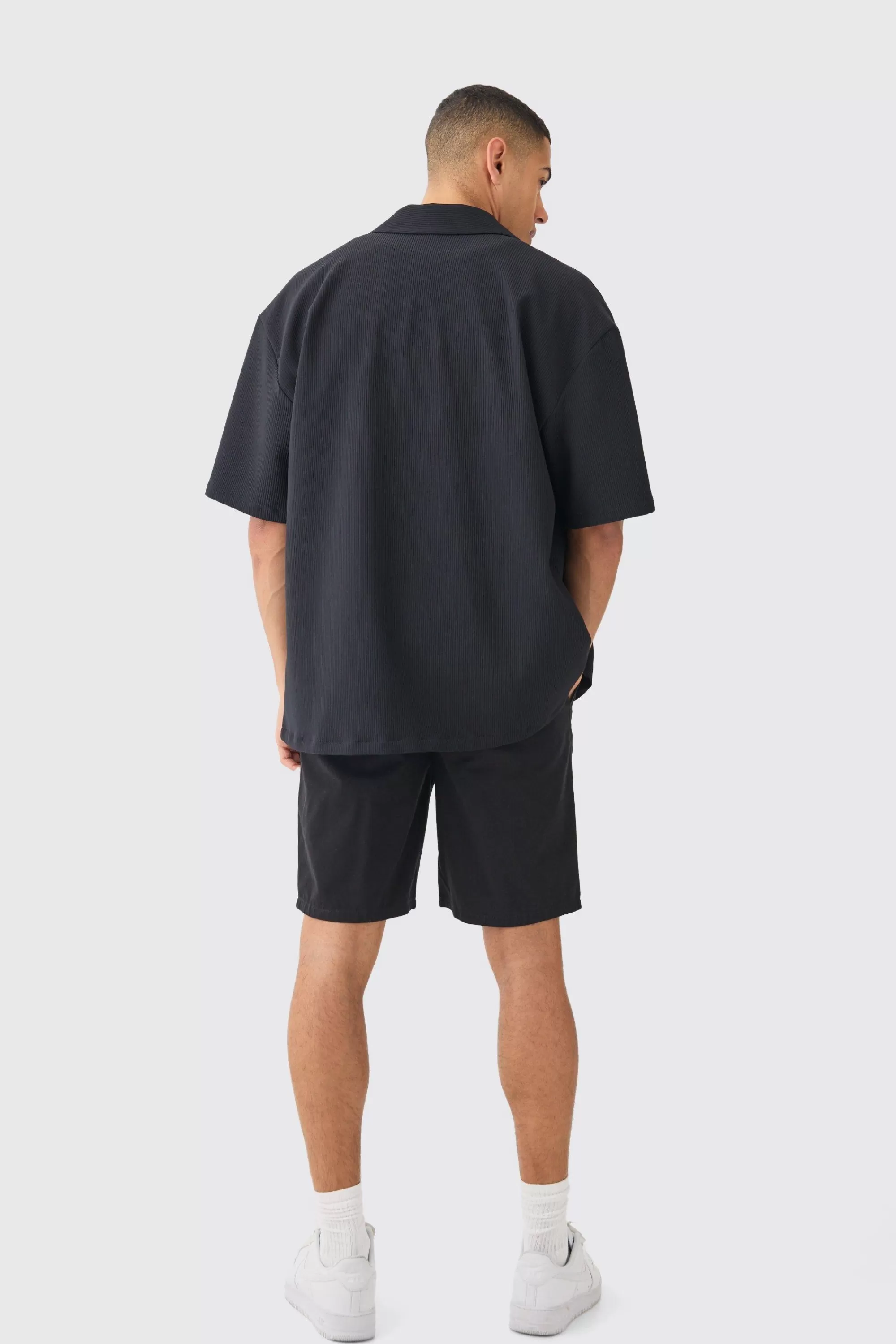 boohooMAN Fixed Waist Relaxed Fit Shorts | UK