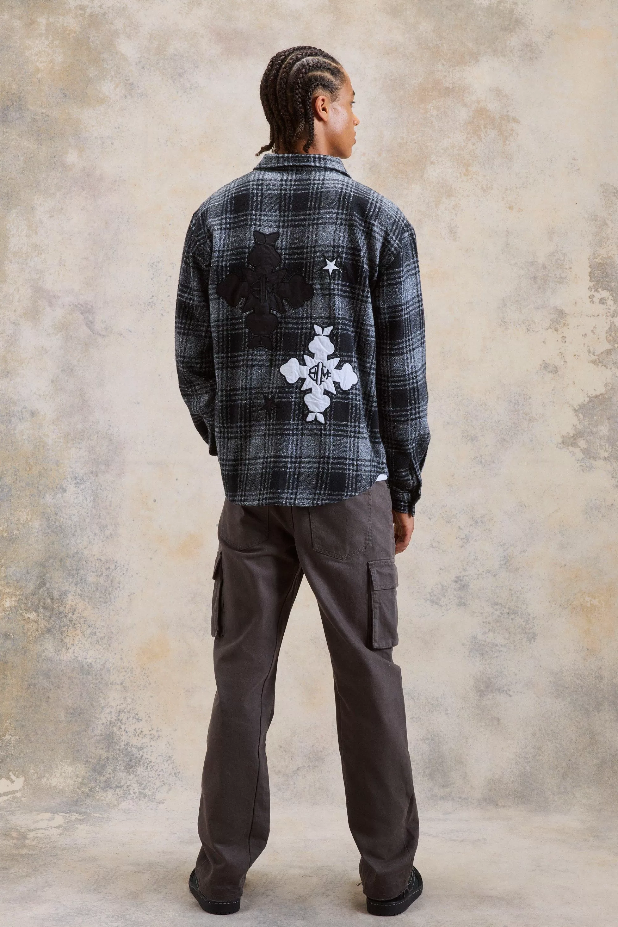 boohooMAN Fixed Waist Relaxed Applique Cargo Gusset Trouser | UK