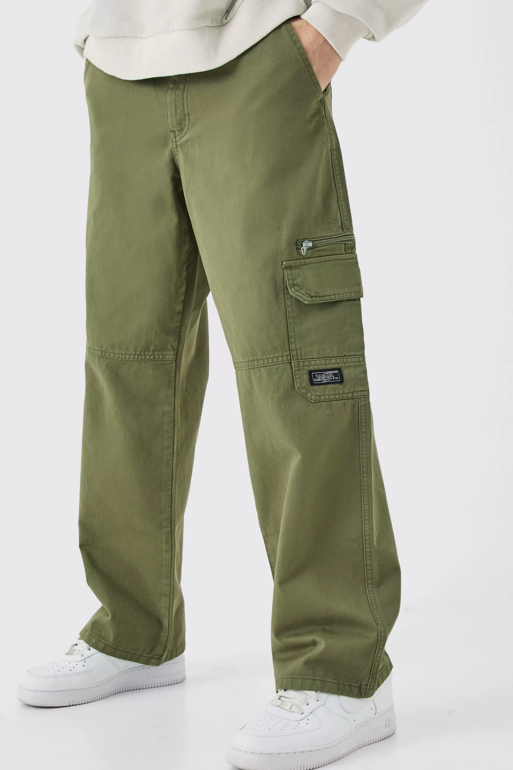 boohooMAN Fixed Waist Relaxed Cargo Trousers With Woven Tab | UK