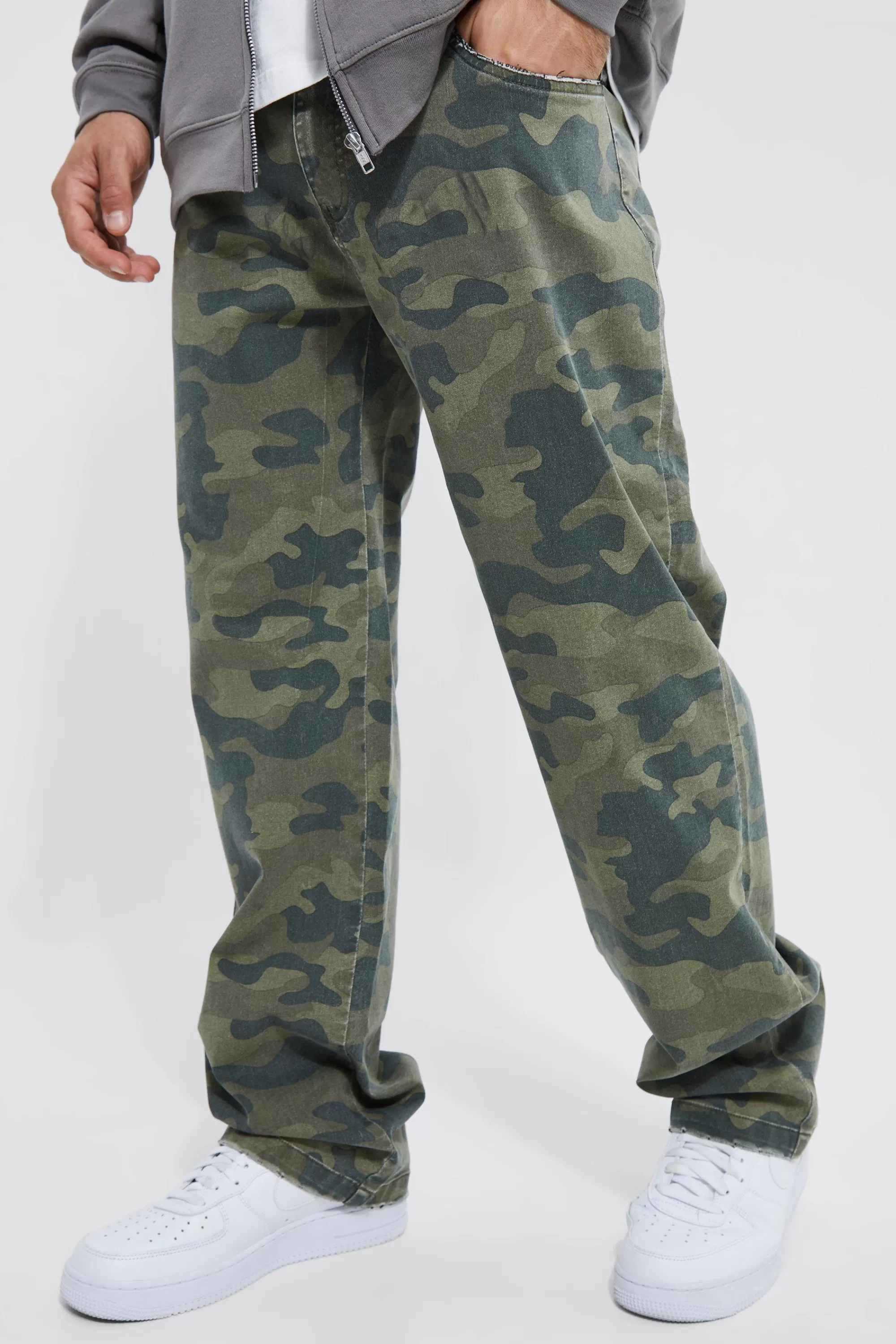 boohooMAN Fixed Waist Relaxed Washed Camo Trouser | UK