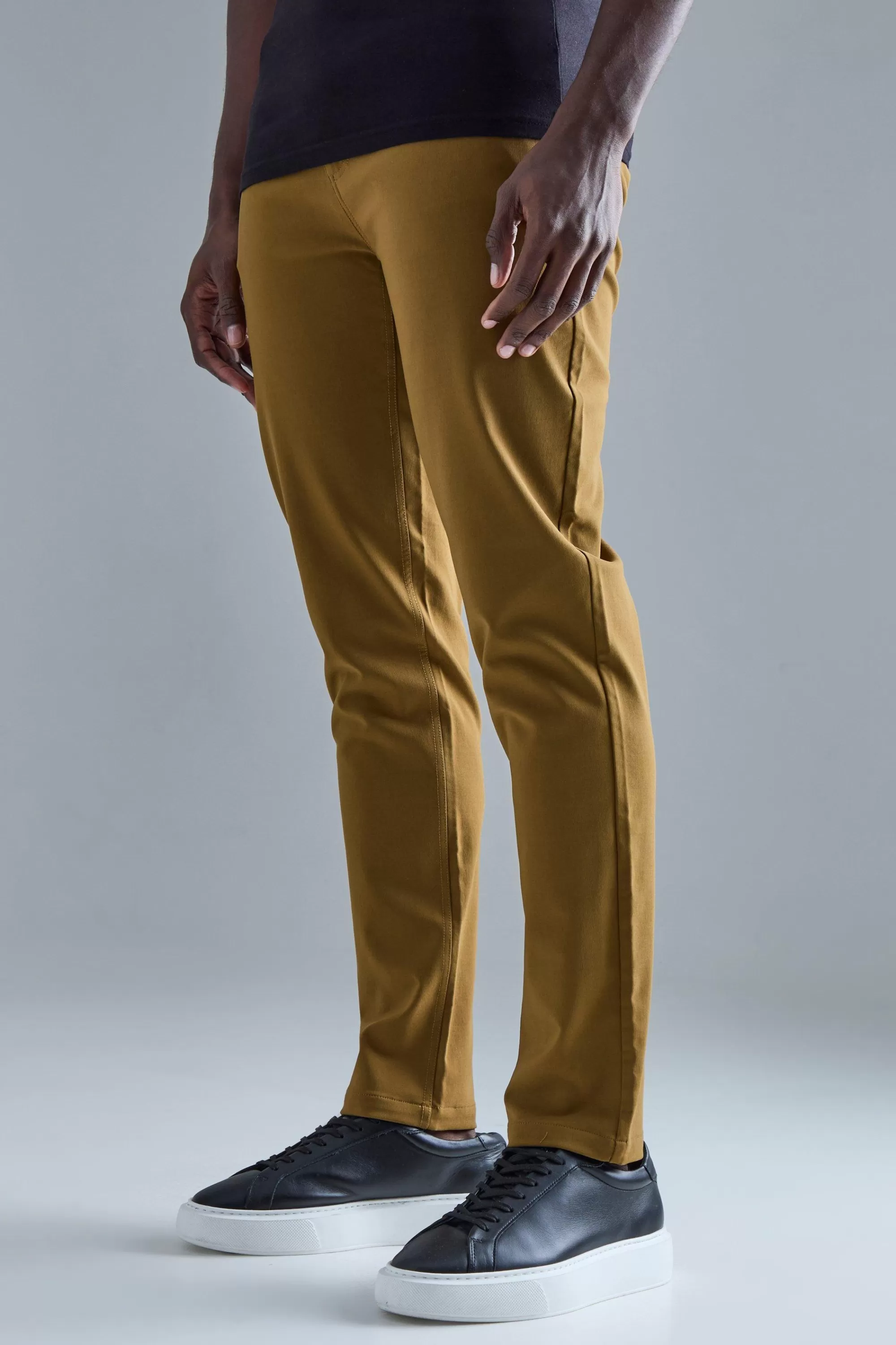 boohooMAN Fixed Waist Slim Fit Technical Golf Stretch Trouser | UK