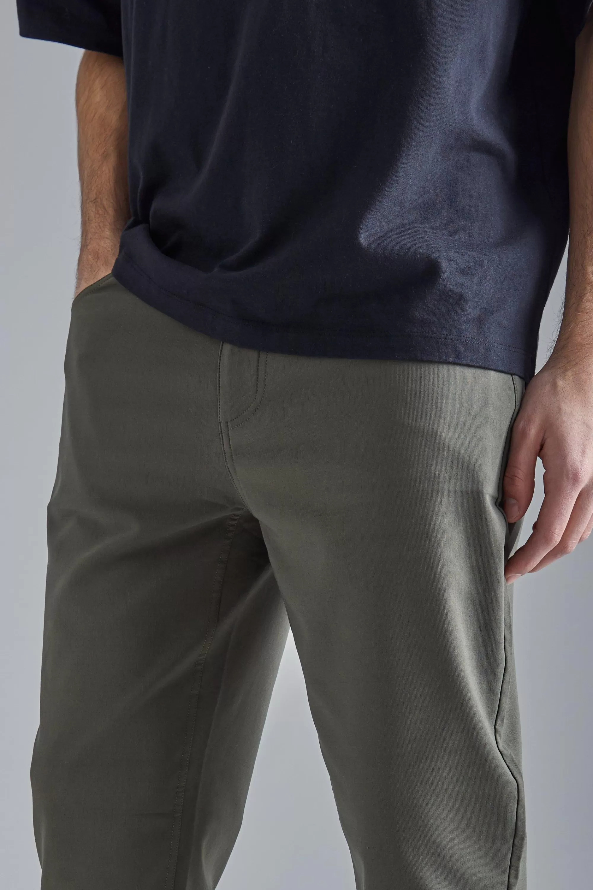 boohooMAN Fixed Waist Slim Fit Technical Golf Stretch Trouser | UK