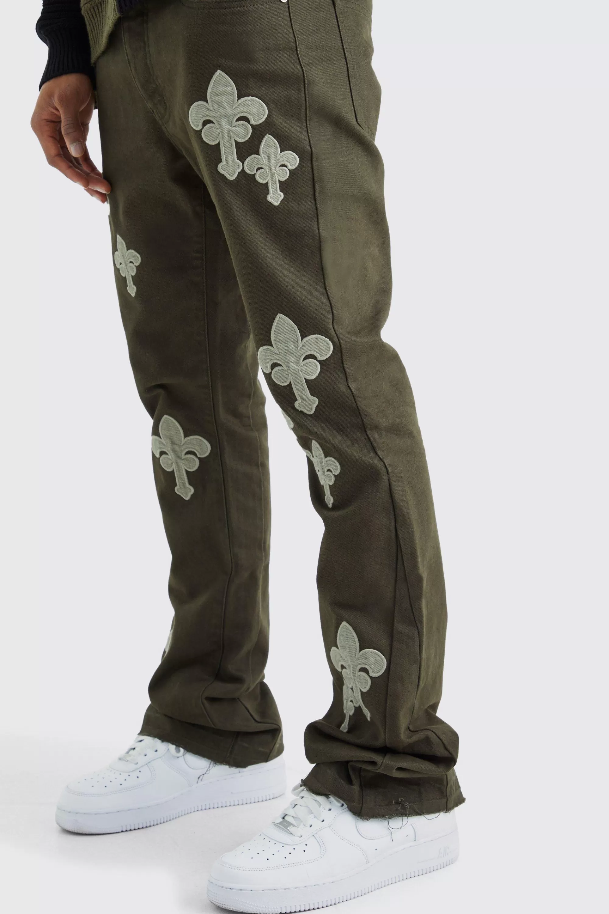 boohooMAN Fixed Waist Slim Flare Gusset Applique Trouser | UK