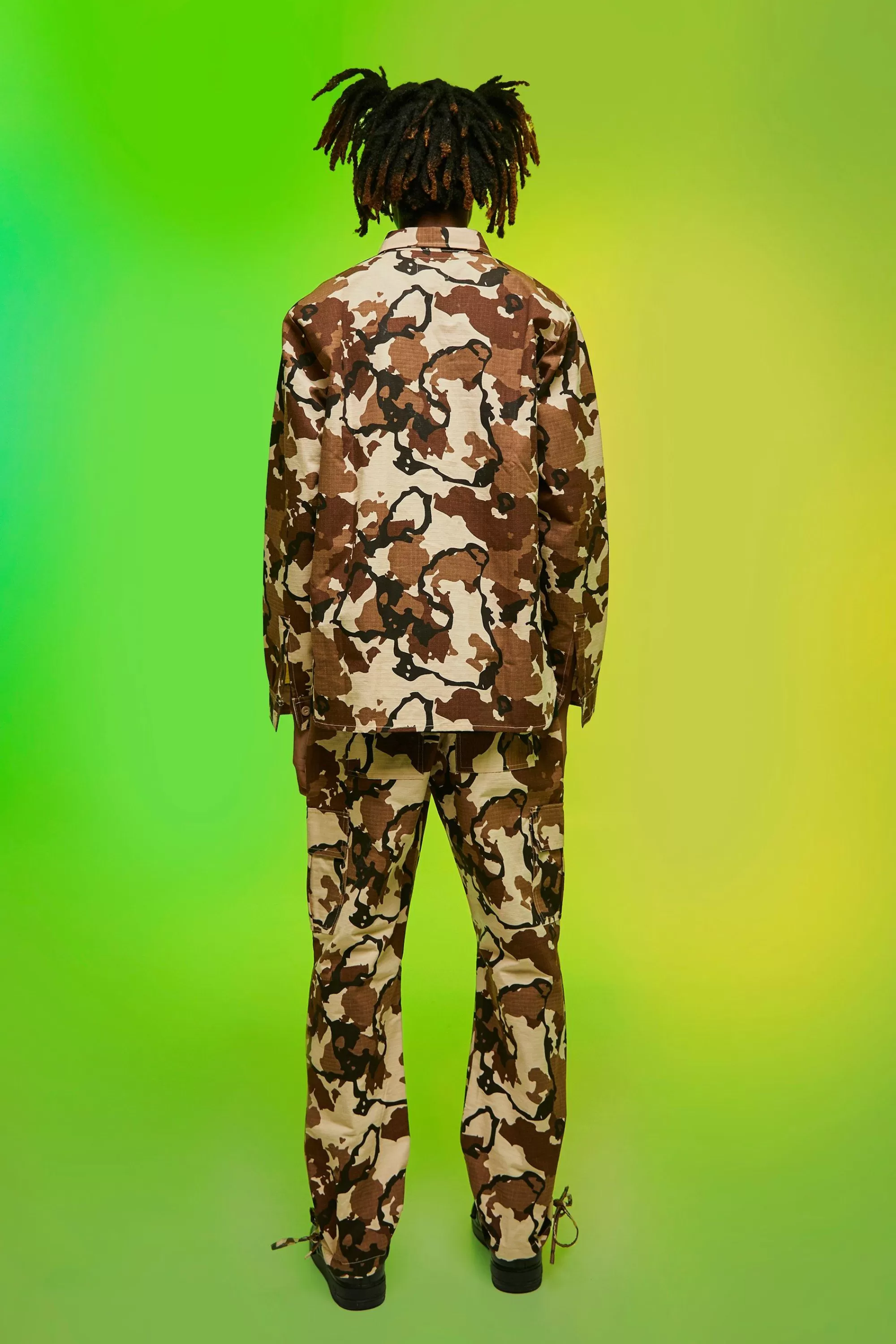 boohooMAN Fixed Waistband Ripstop Straight Leg Camo Trouser | UK
