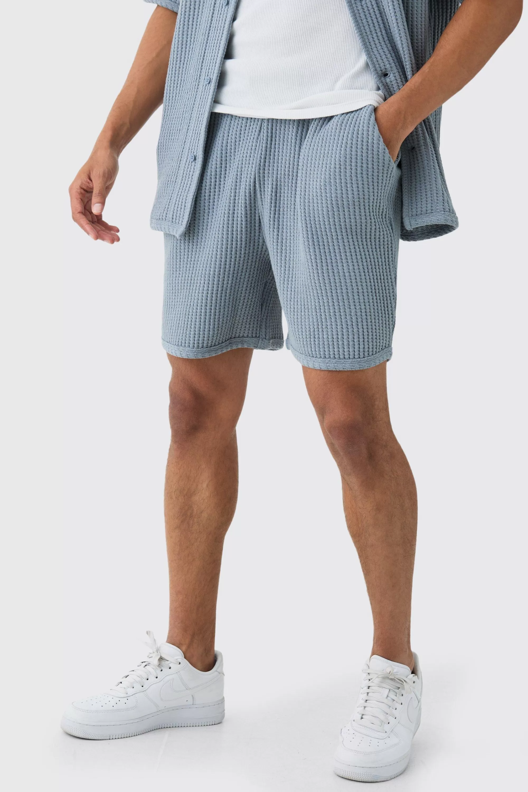 boohooMAN Heavy Jumbo Waffle Volley Short | UK