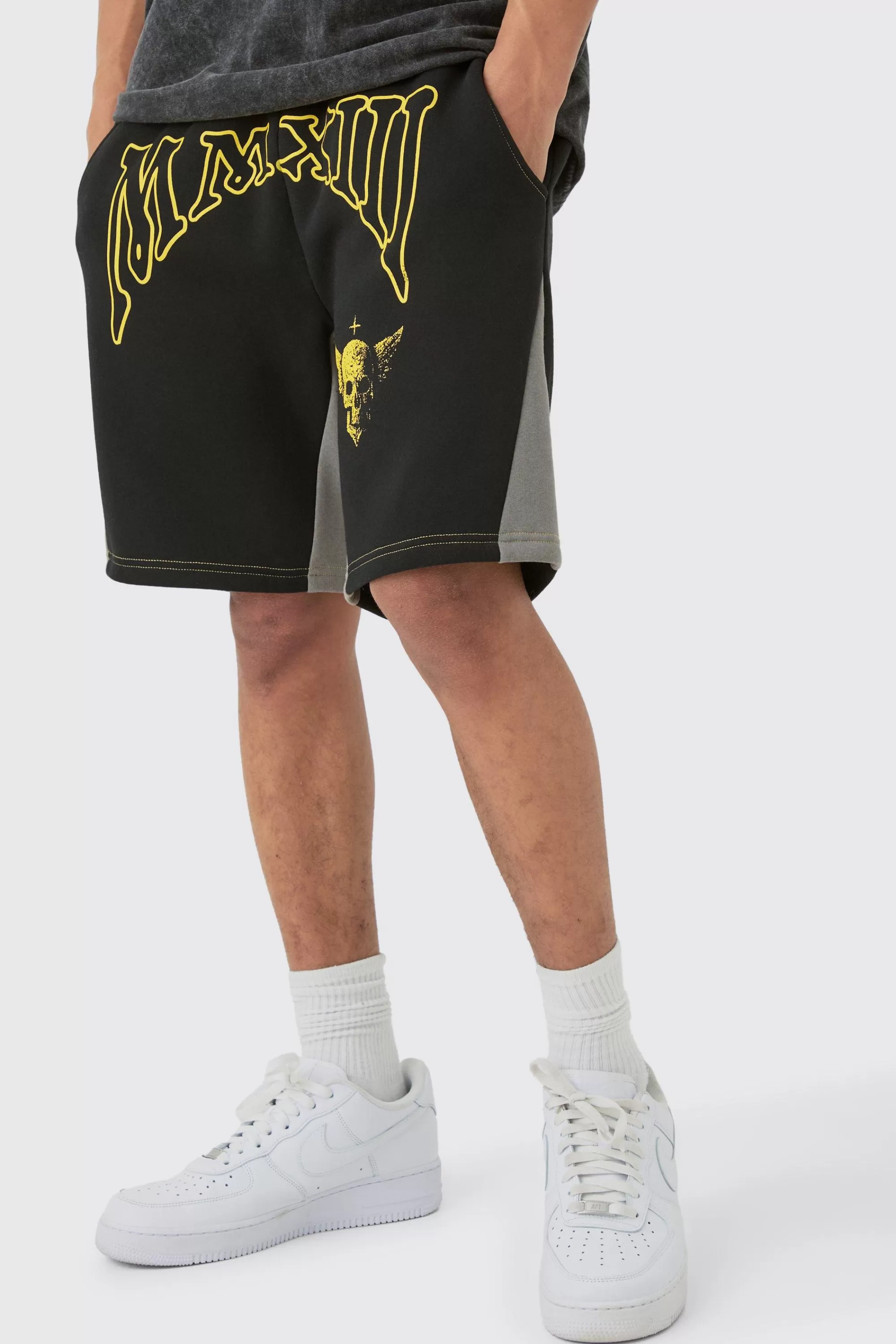 boohooMAN Loose Contrast Stitch Crotch Print Shorts | UK