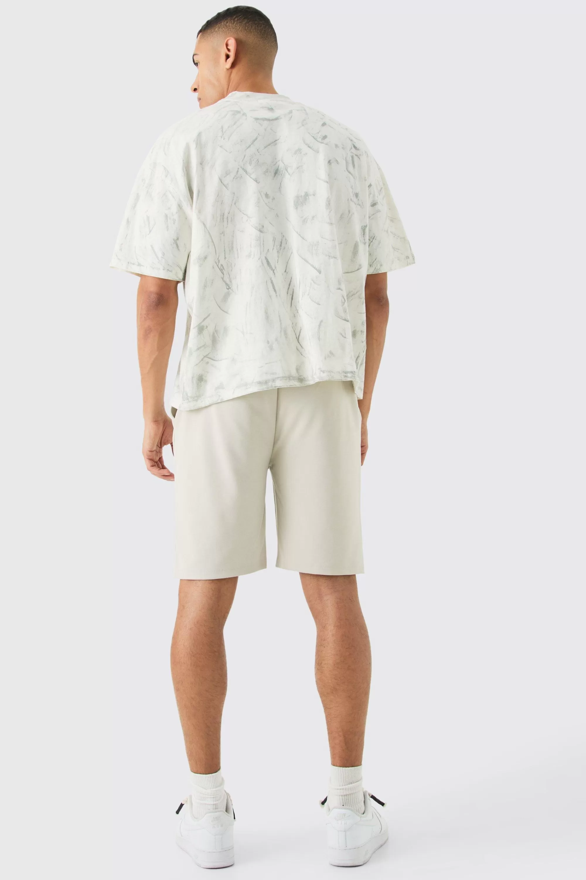 boohooMAN Loose Mid Length Premium Super Heavyweight Shorts | UK