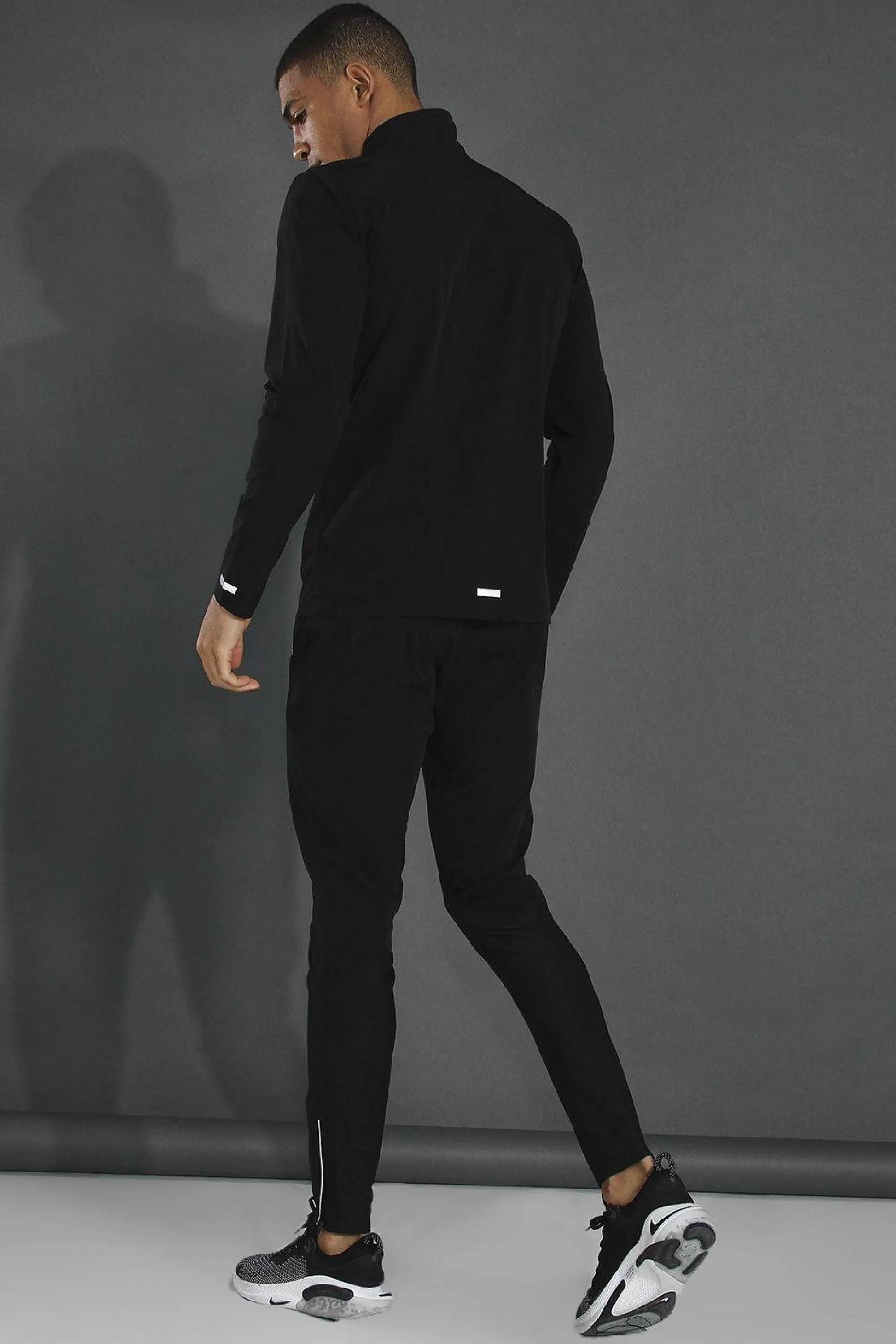boohooMAN Man Active Gym Lightweight Plain Tapered Track Pant | UK