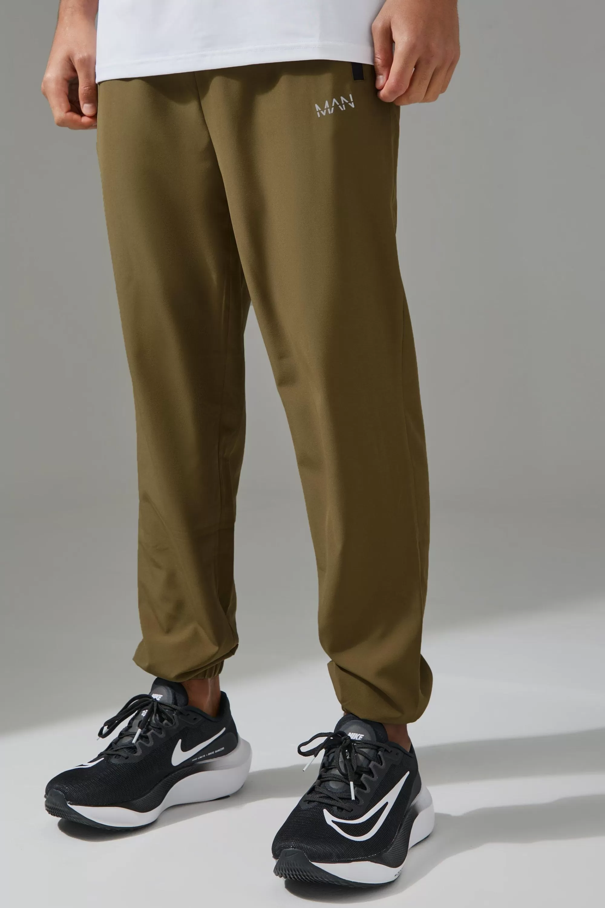 boohooMAN Man Active Gym Tapered Jogger | UK