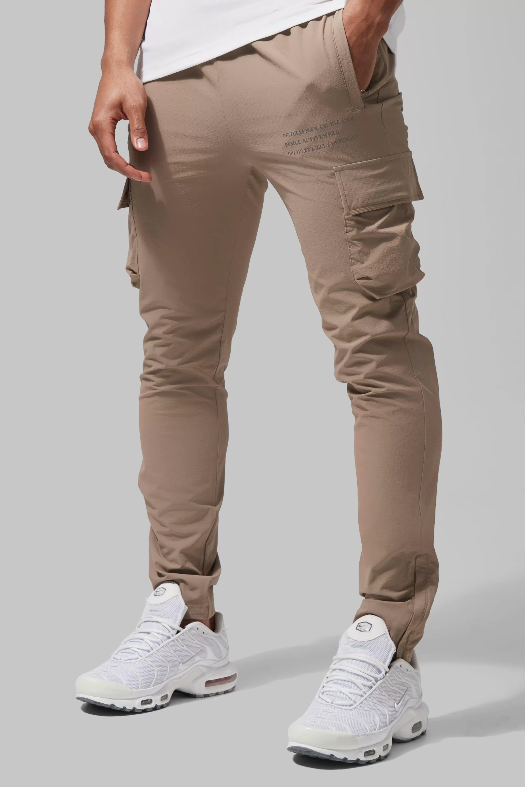 boohooMAN Man Active Gym Technical Tapered Cargo Jogger | UK