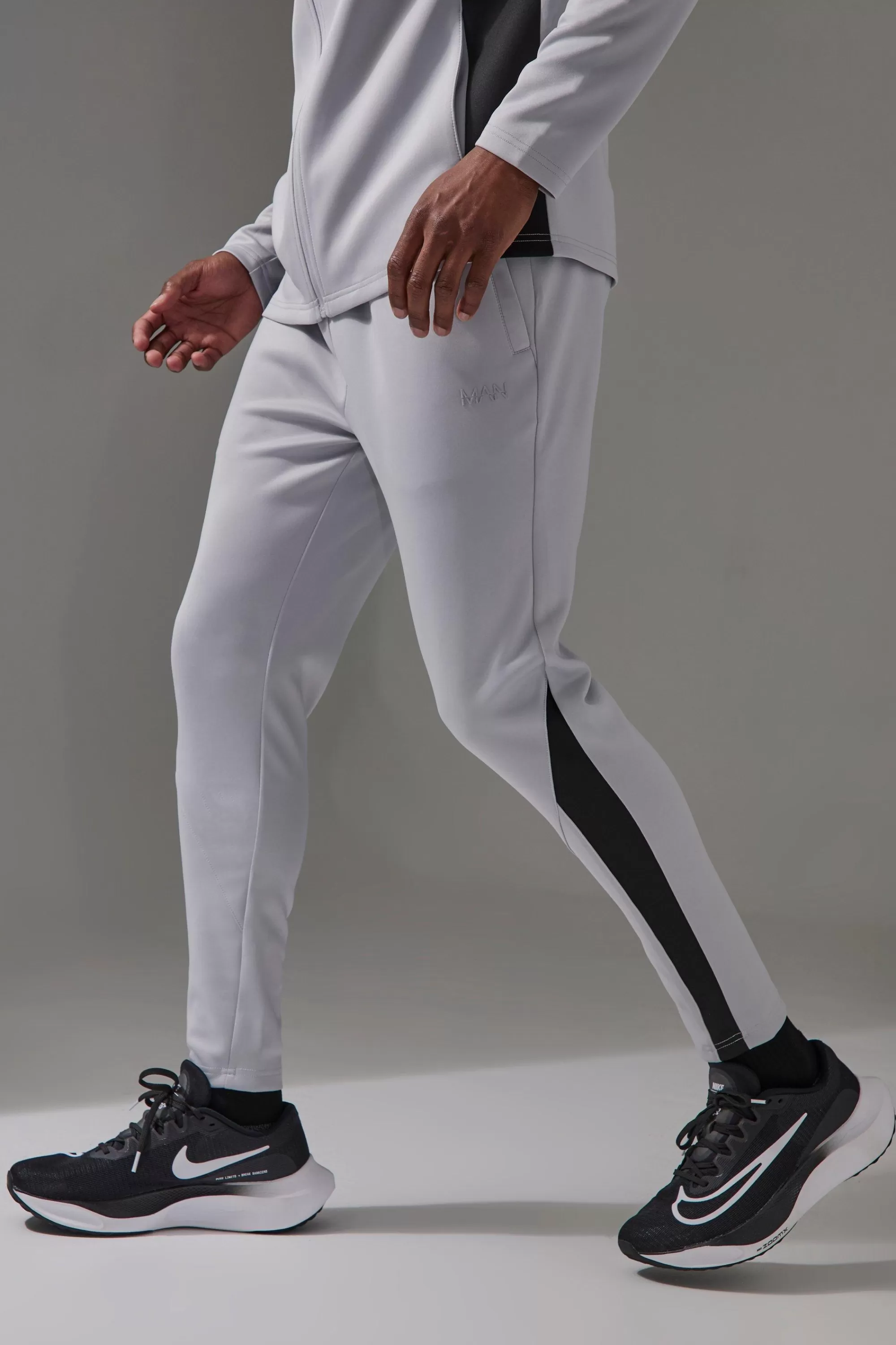boohooMAN Man Active Pro Tapered Skinny Fit Jogger | UK