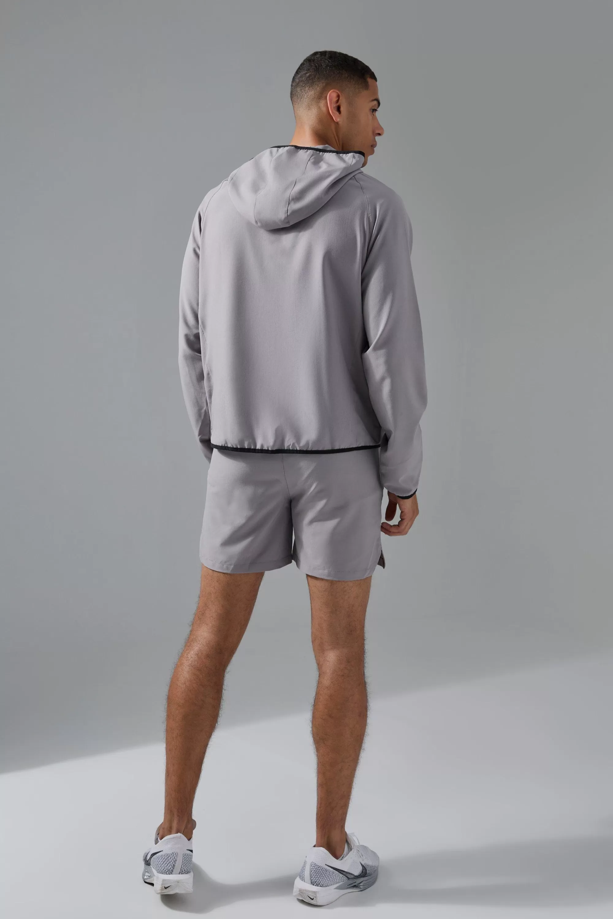 boohooMAN Man Active Stretch Ripstop Short & Windbreaker Tracksuit | UK