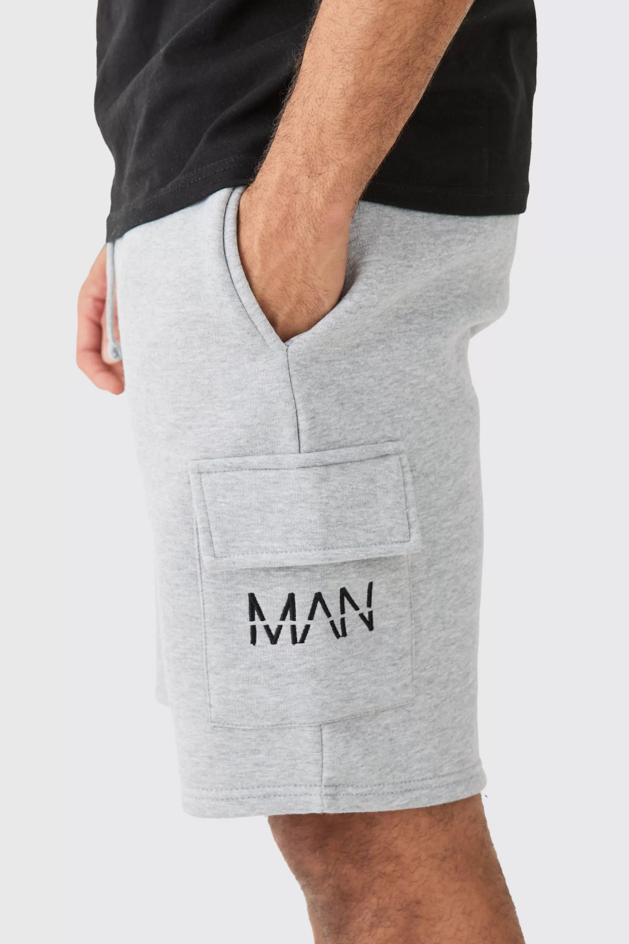 boohooMAN Man Dash Loose Fit Mid Length Cargo Short | UK