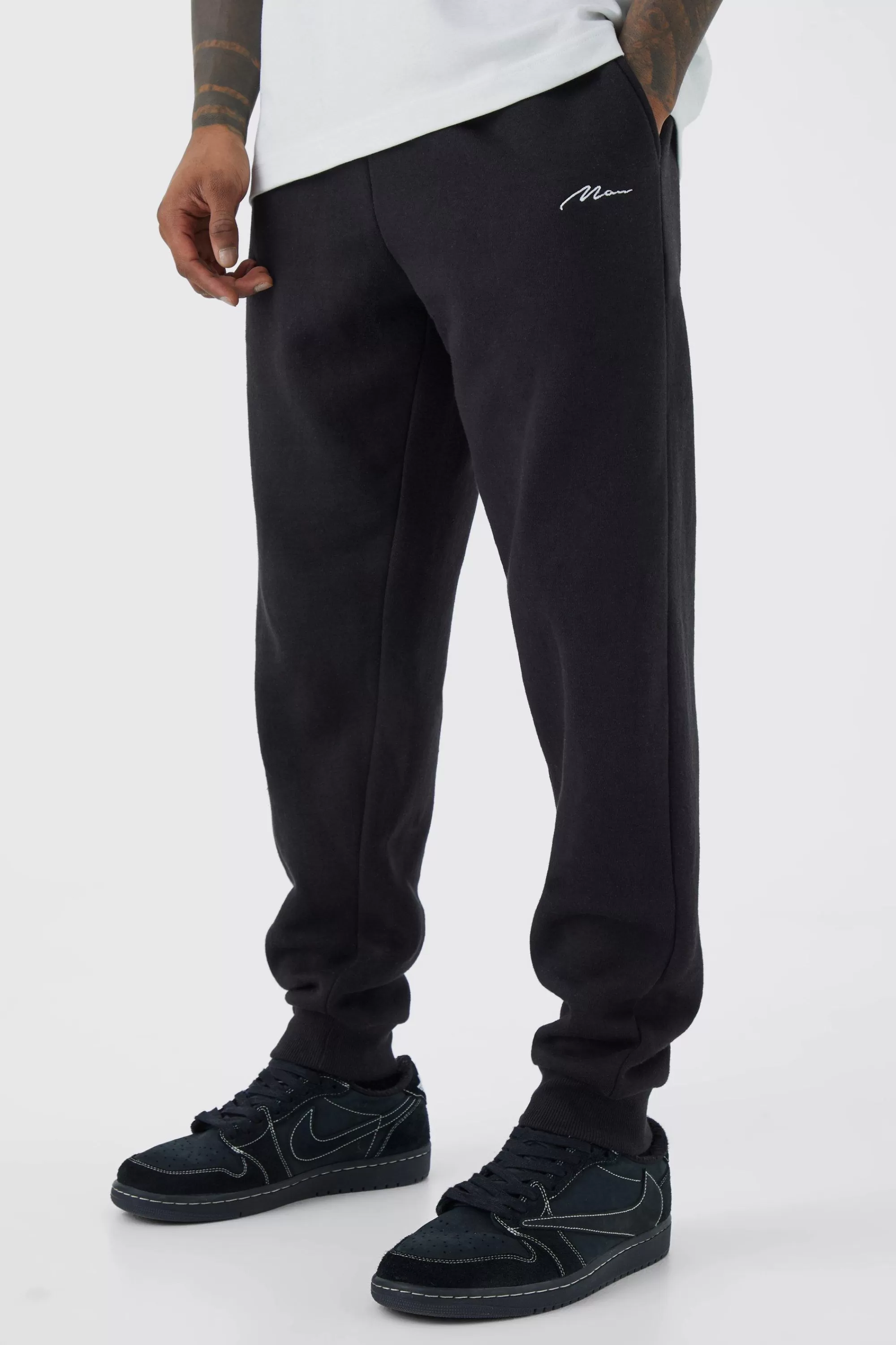 boohooMAN Man Signature Regular Fit Jogger | UK