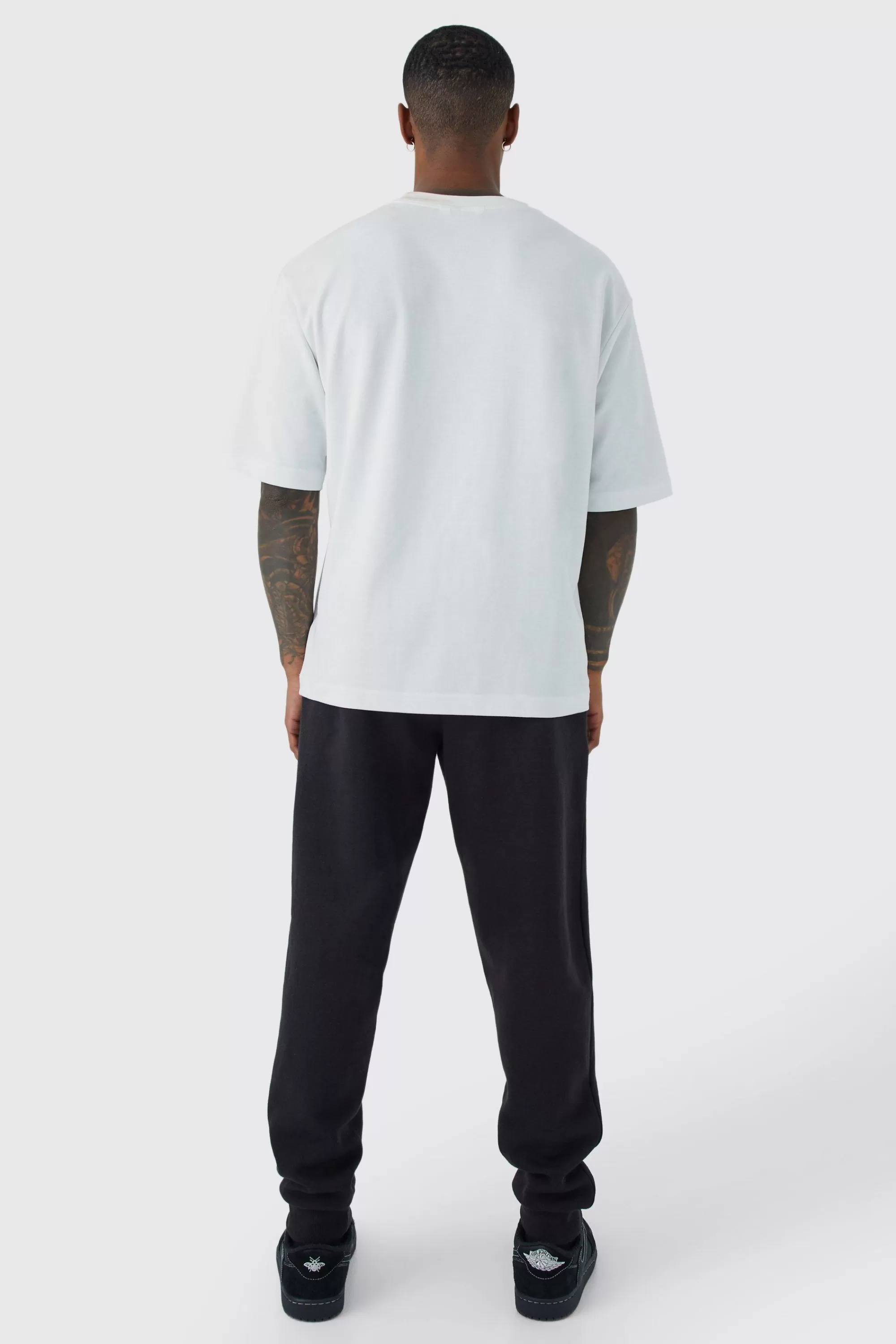 boohooMAN Man Signature Regular Fit Jogger | UK
