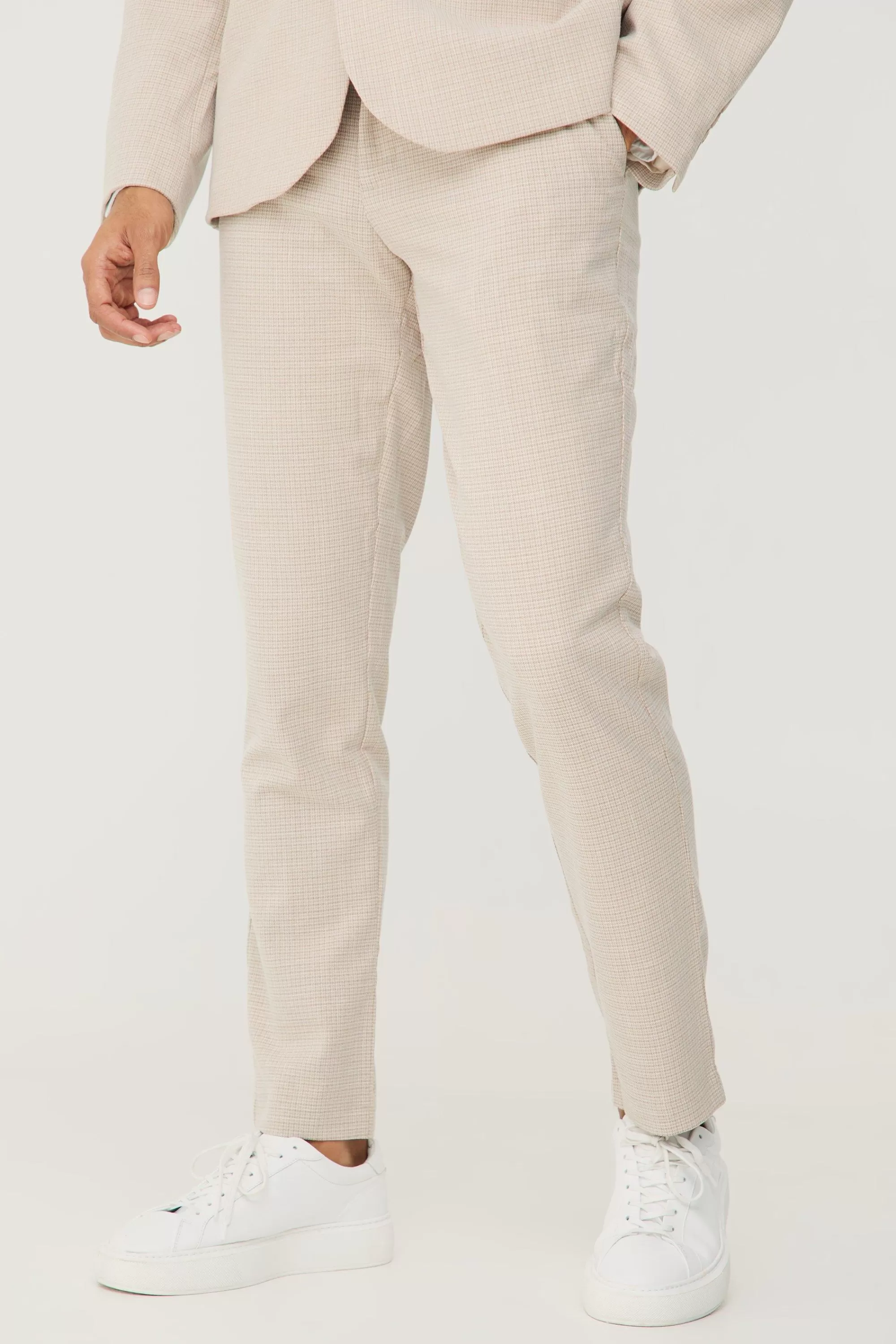 boohooMAN Micro Houndstooth Slim Fit Suit Trousers | UK