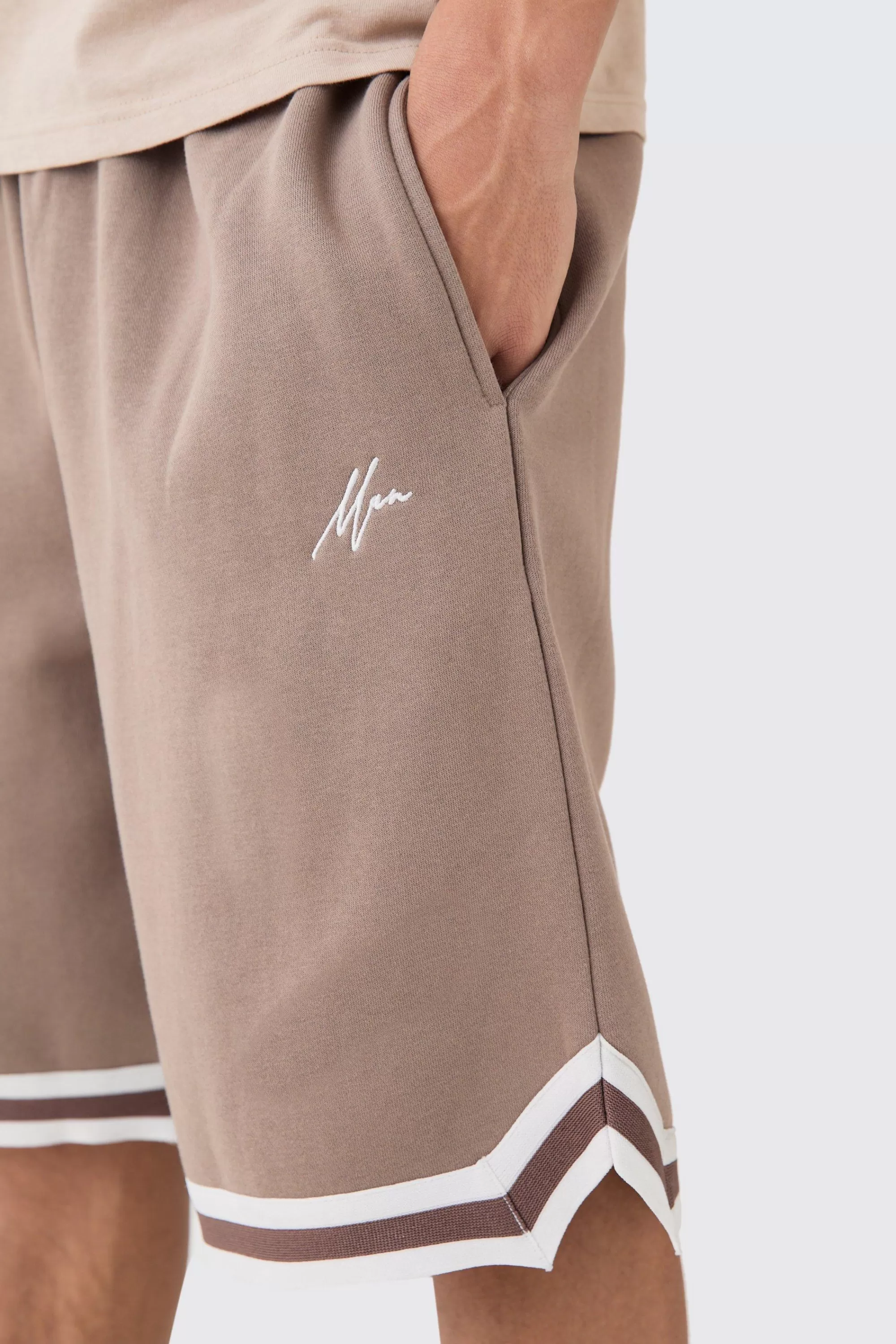 boohooMAN Oversized Man Sig Mid Length Jersey Tape Basketball Short | UK