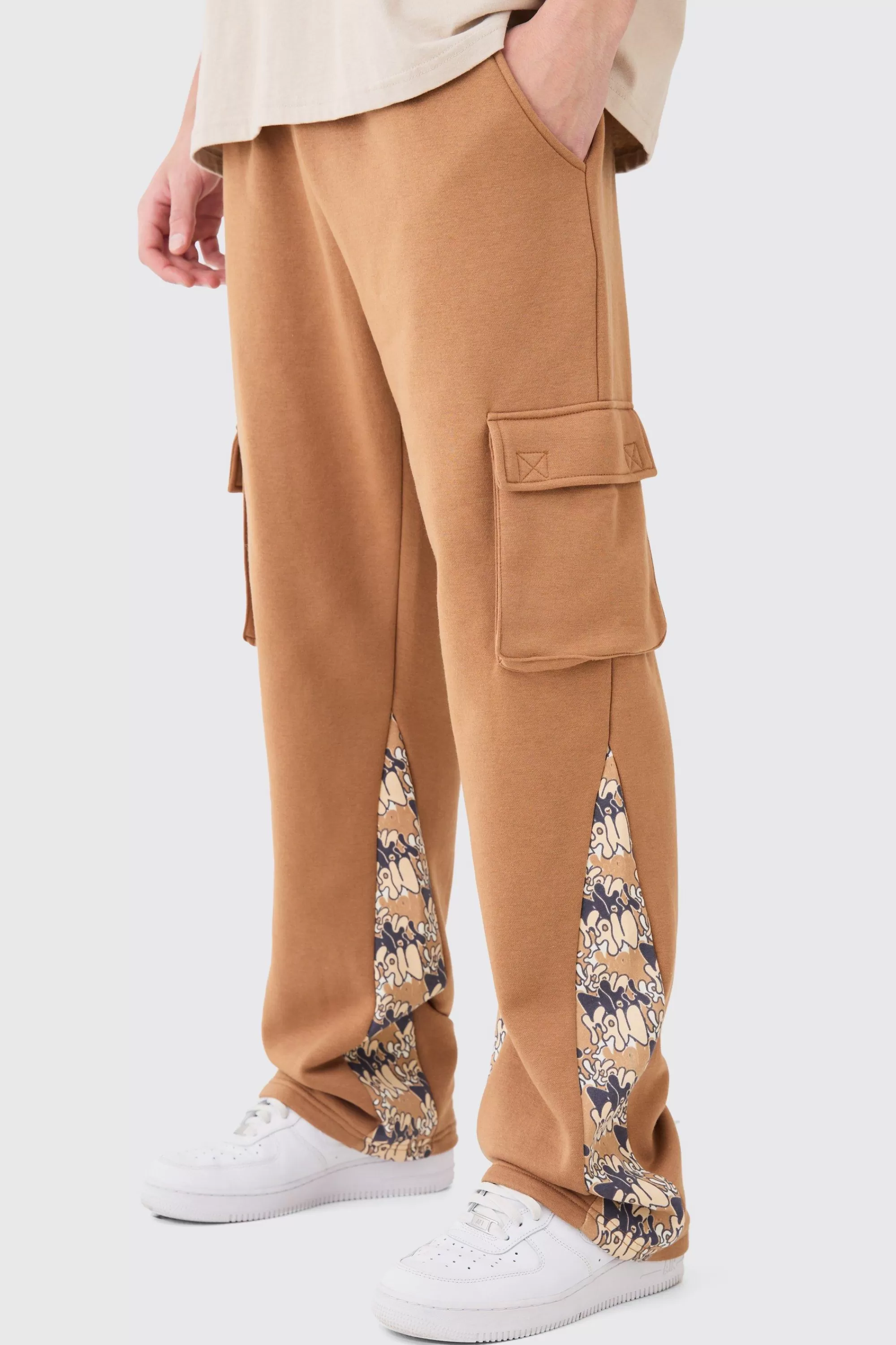 boohooMAN Regular Fit Camo Gusset Cargo Jogger | UK