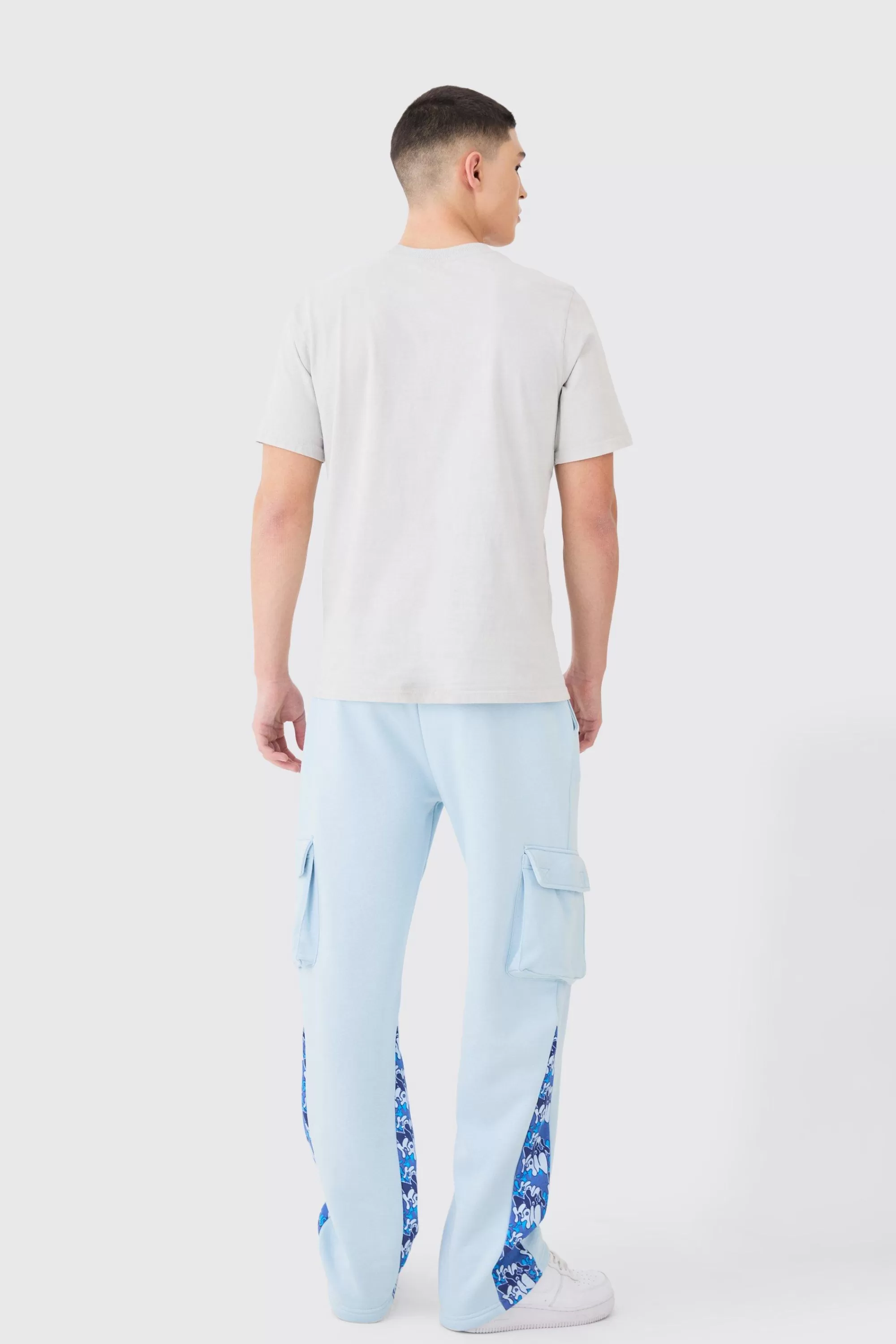 boohooMAN Regular Fit Camo Gusset Cargo Jogger | UK