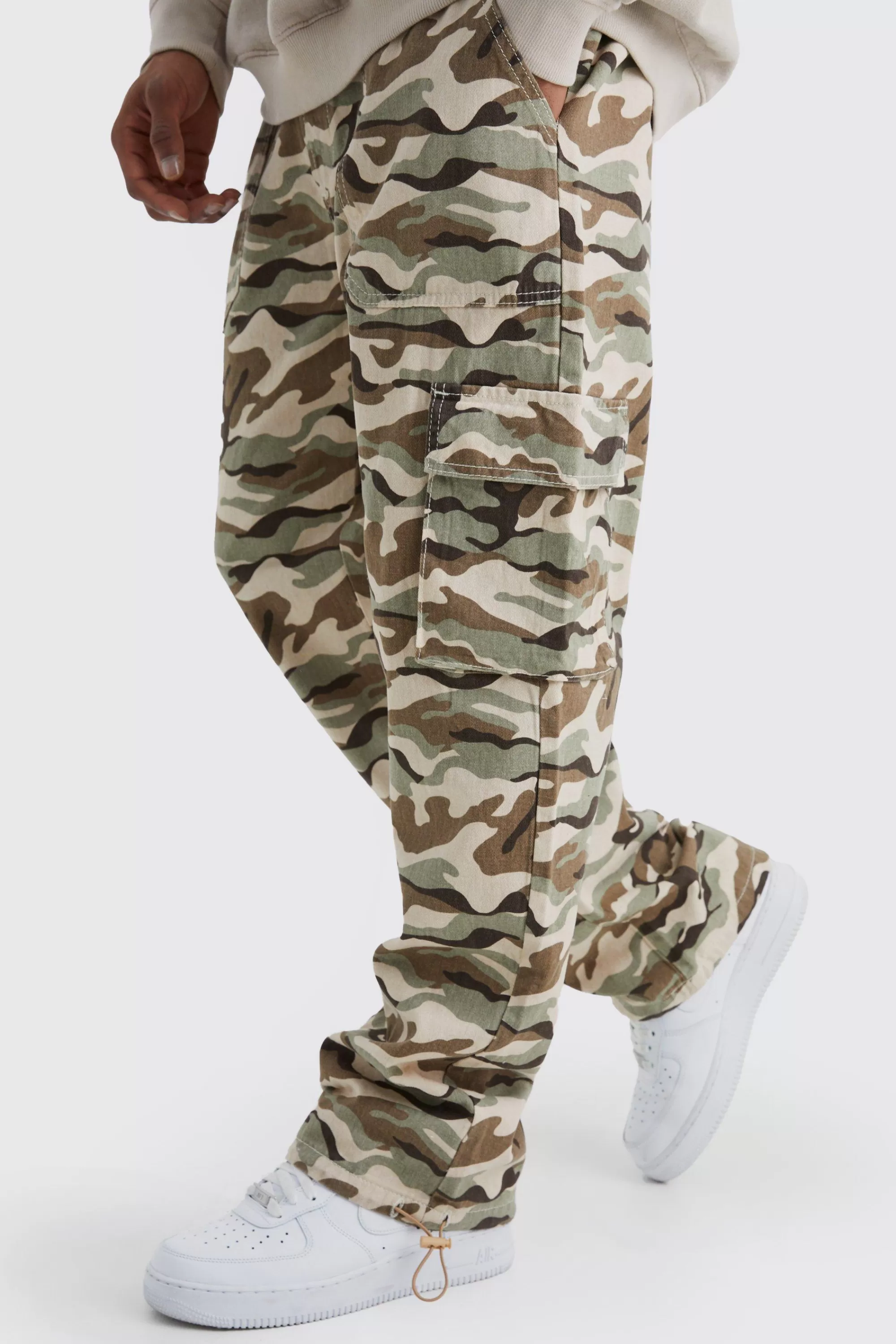 boohooMAN Relaxed Cargo Pocket Camo Trouser | UK