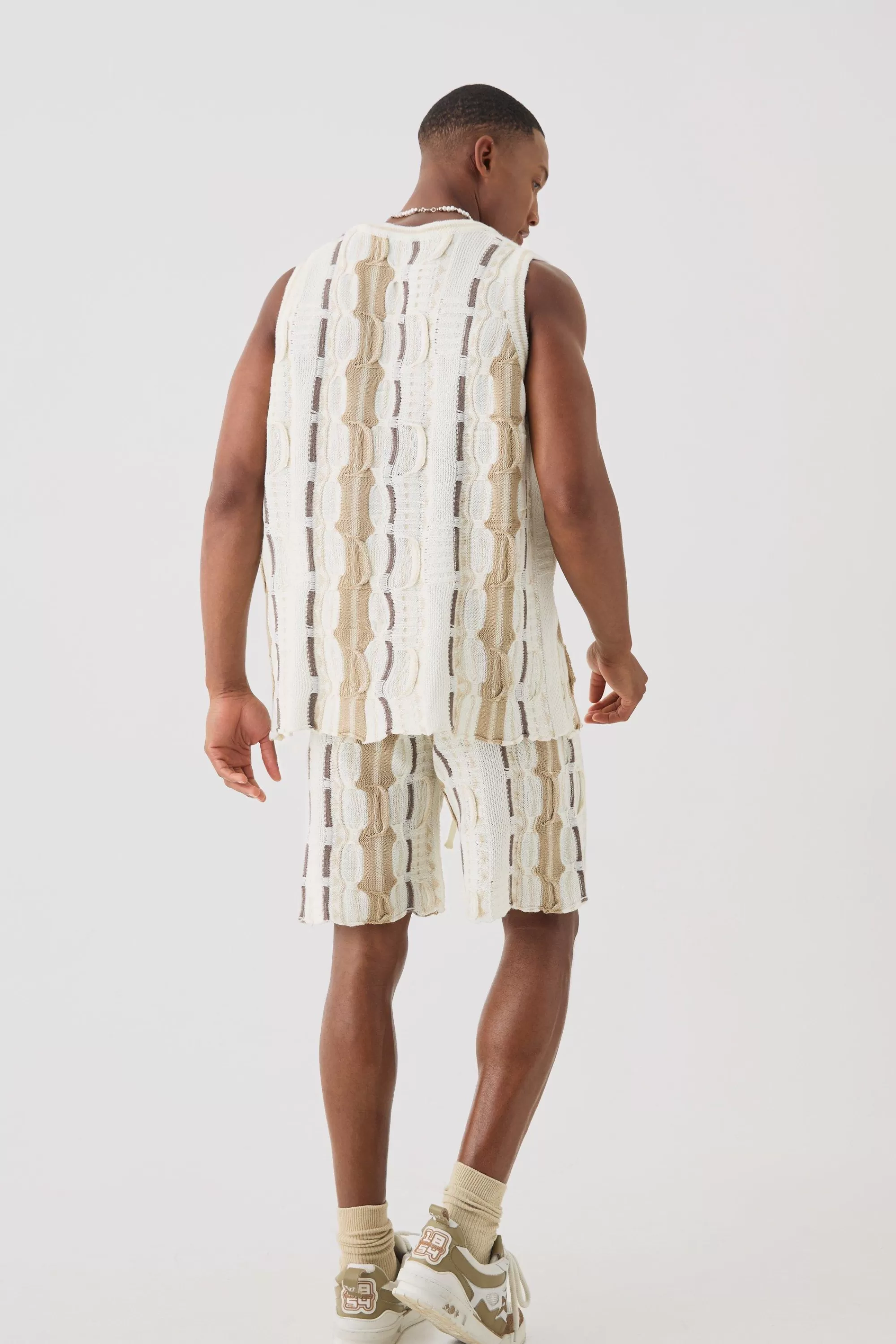 boohooMAN Relaxed Fit 3D Knitted Short | UK