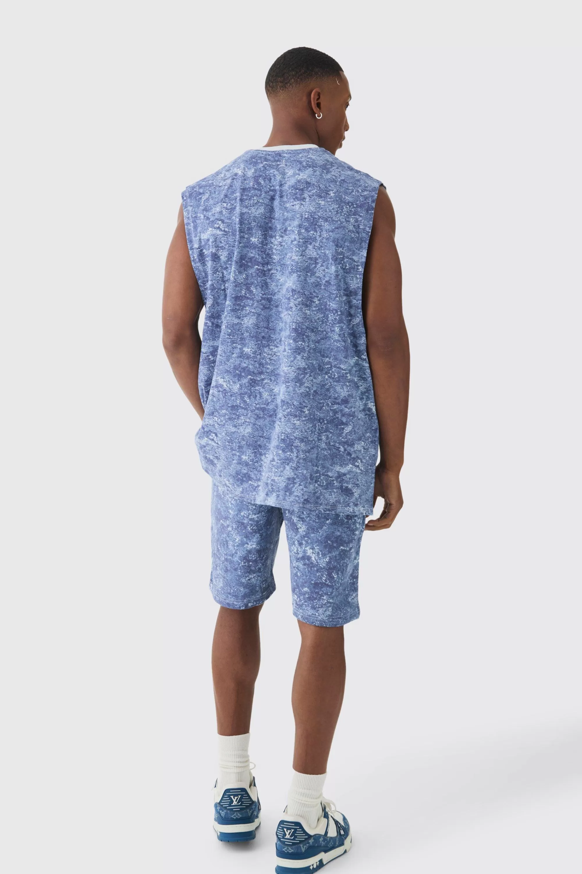 boohooMAN Relaxed Mid Length Concrete Printed Shorts | UK