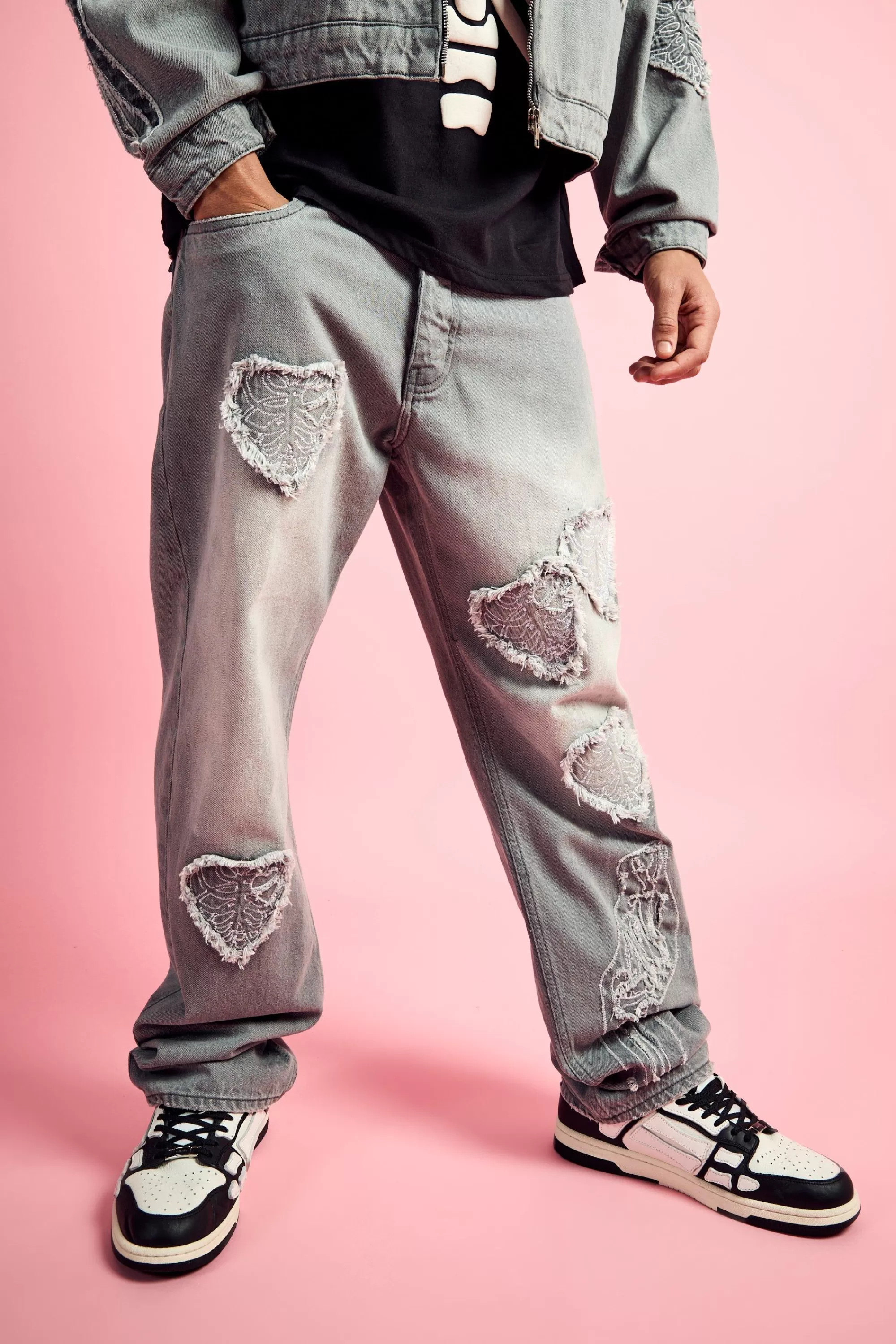 boohooMAN Relaxed Rigid Heart Applique Jean In | UK