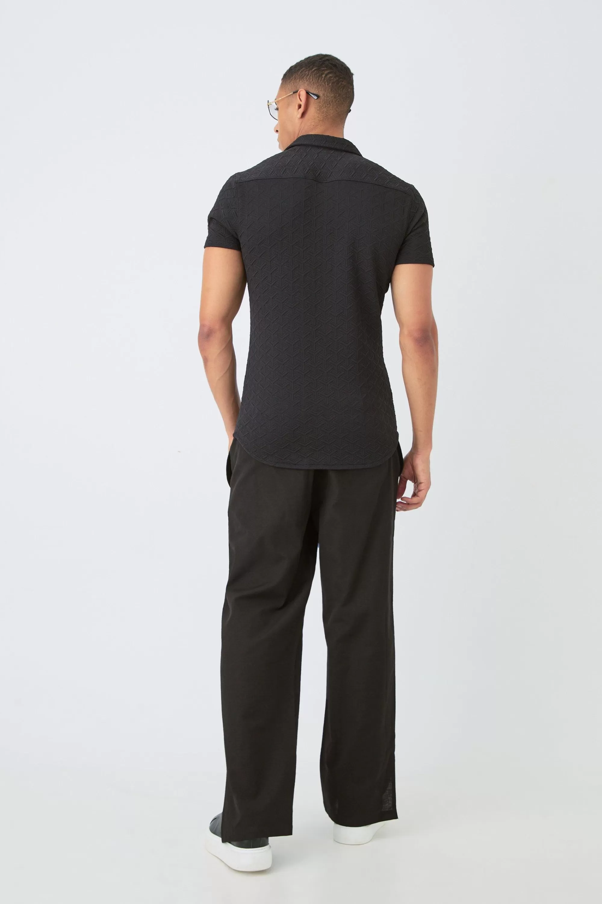 boohooMAN Short Sleeve Triangle Geo Muscle Fit Shirt | UK