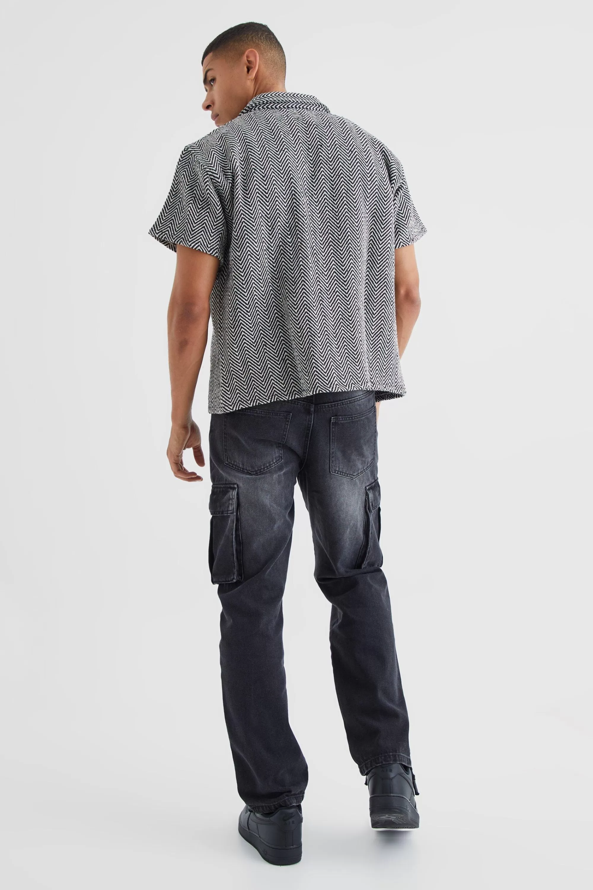 boohooMAN Short Sleeve Zig Zag Contrast Boxy Shirt | UK