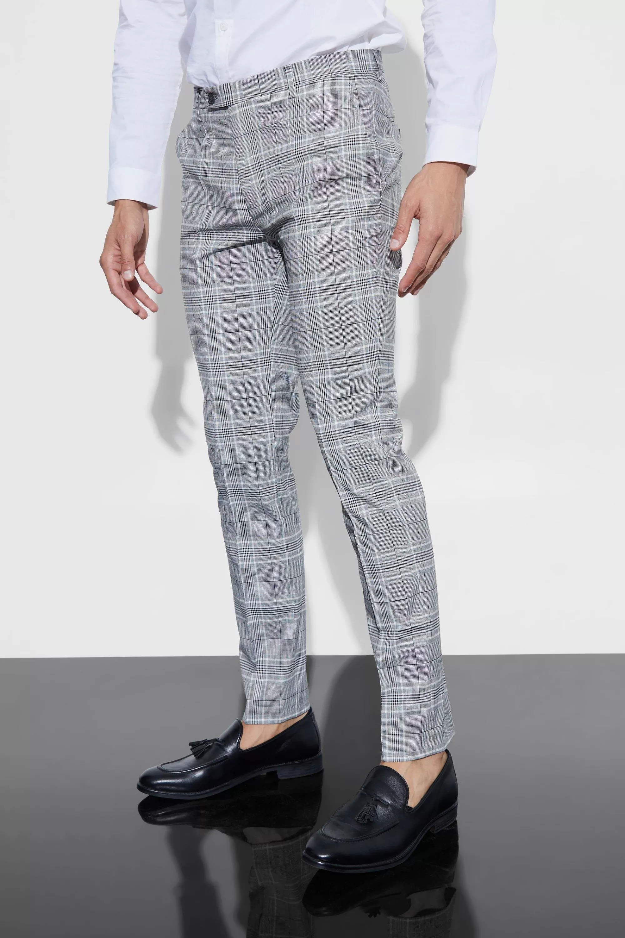 boohooMAN Skinny Tapered Smart Check Trouser With Pintuck | UK