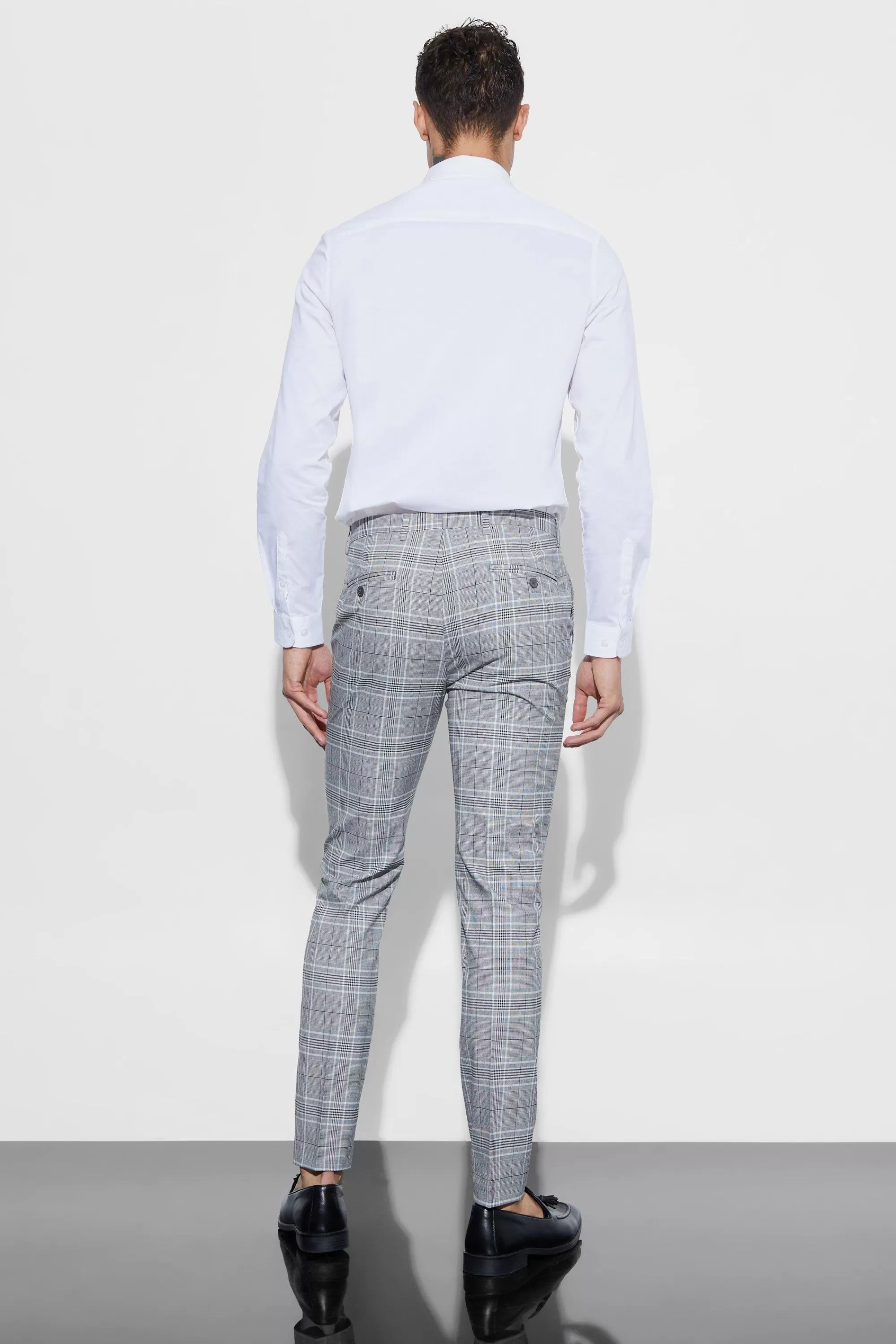 boohooMAN Skinny Tapered Smart Check Trouser With Pintuck | UK