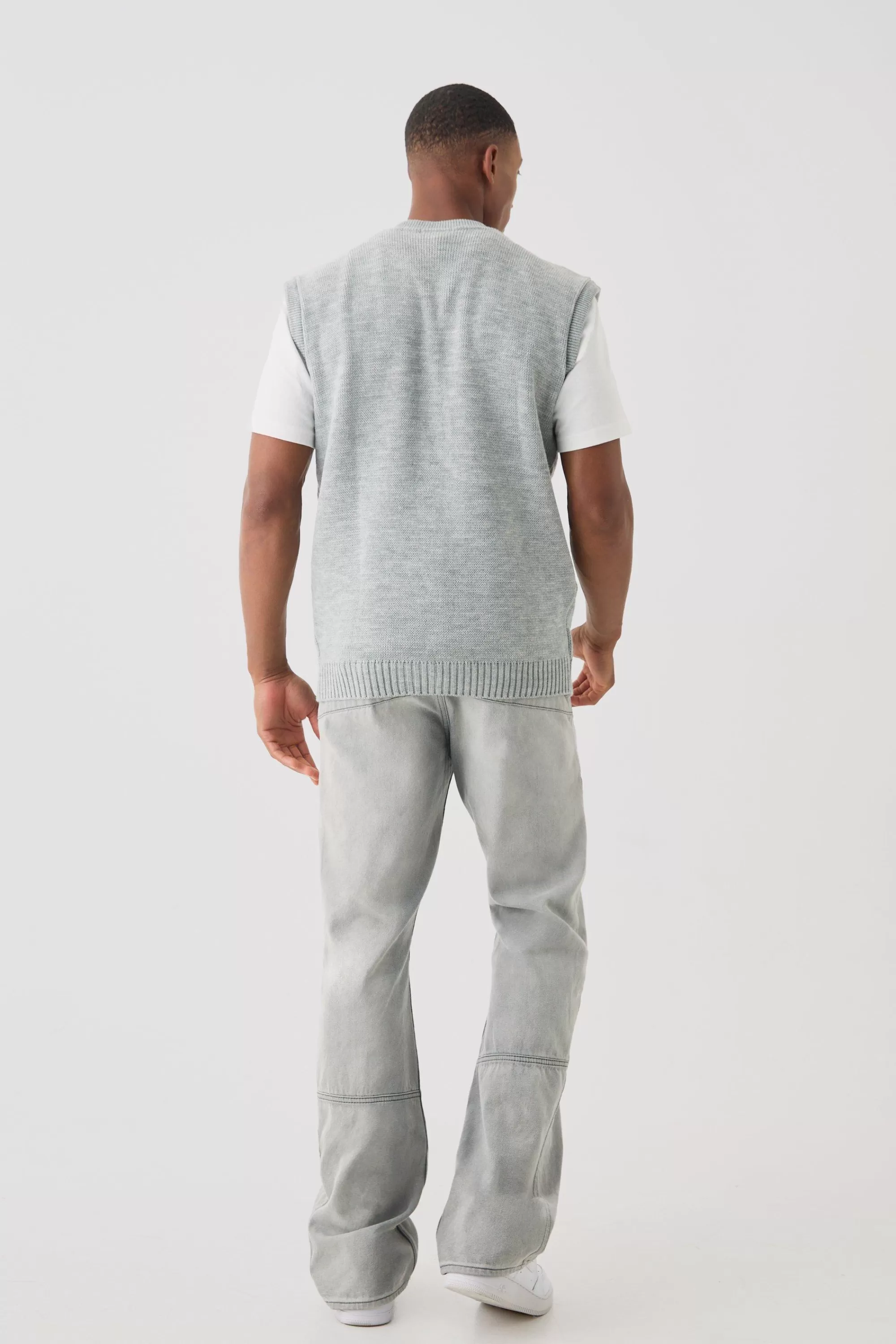boohooMAN Sleeveless Knitted Zip Through Bomber | UK