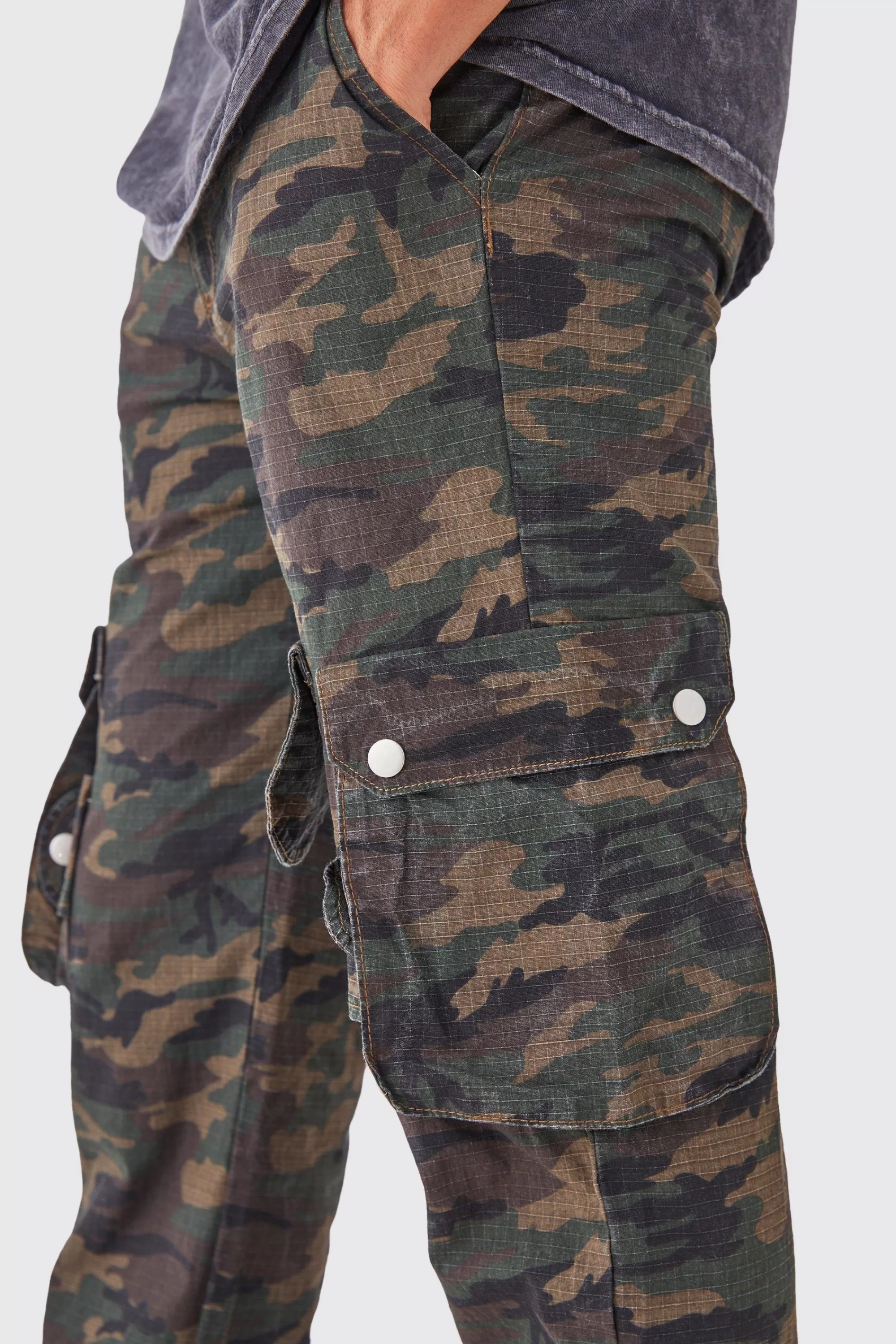boohooMAN Straight Leg 3d Multi Cargo Camo Trouser With Popper Hem | UK