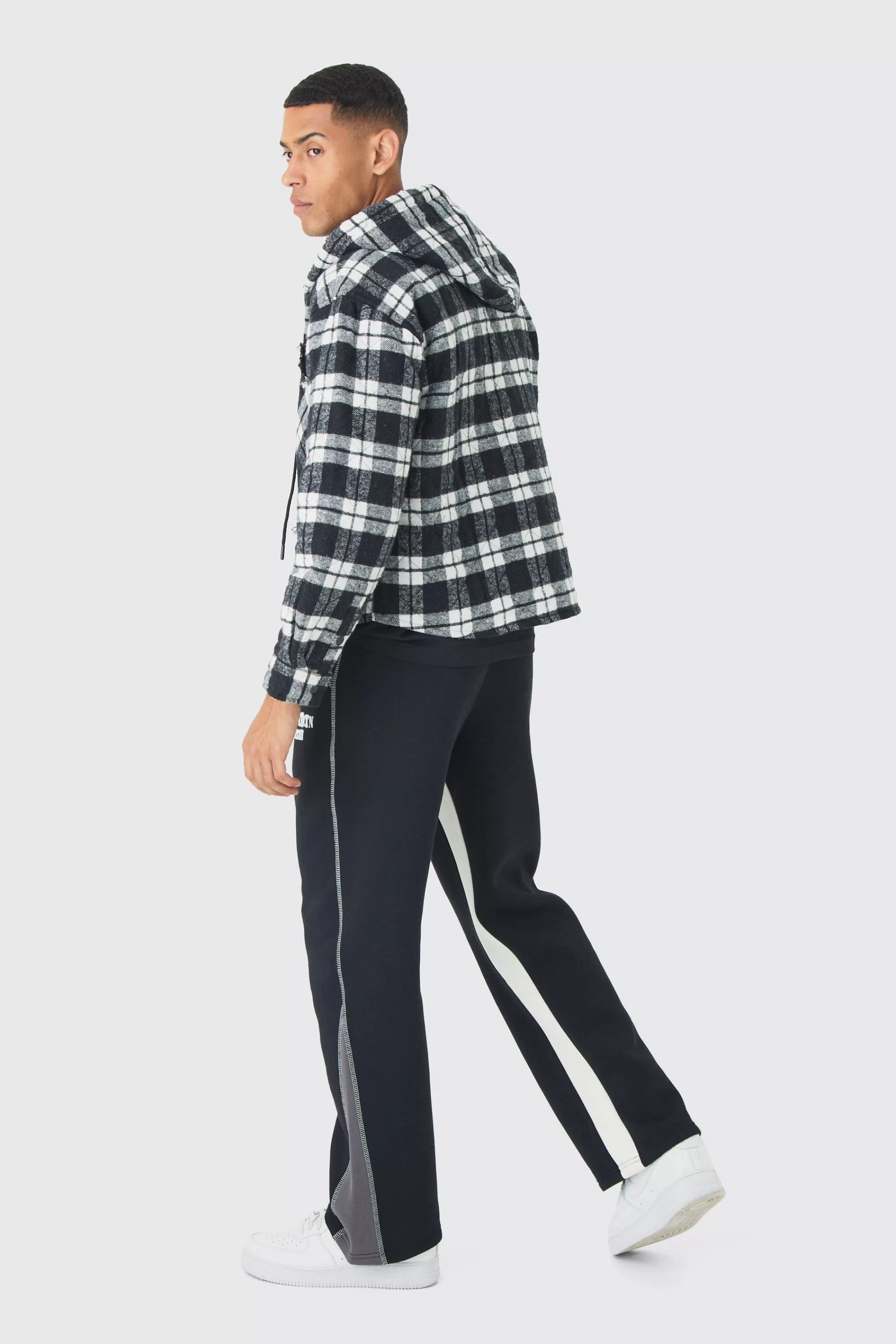 boohooMAN Straight Leg Contrast Stitch Gusset Jogger | UK